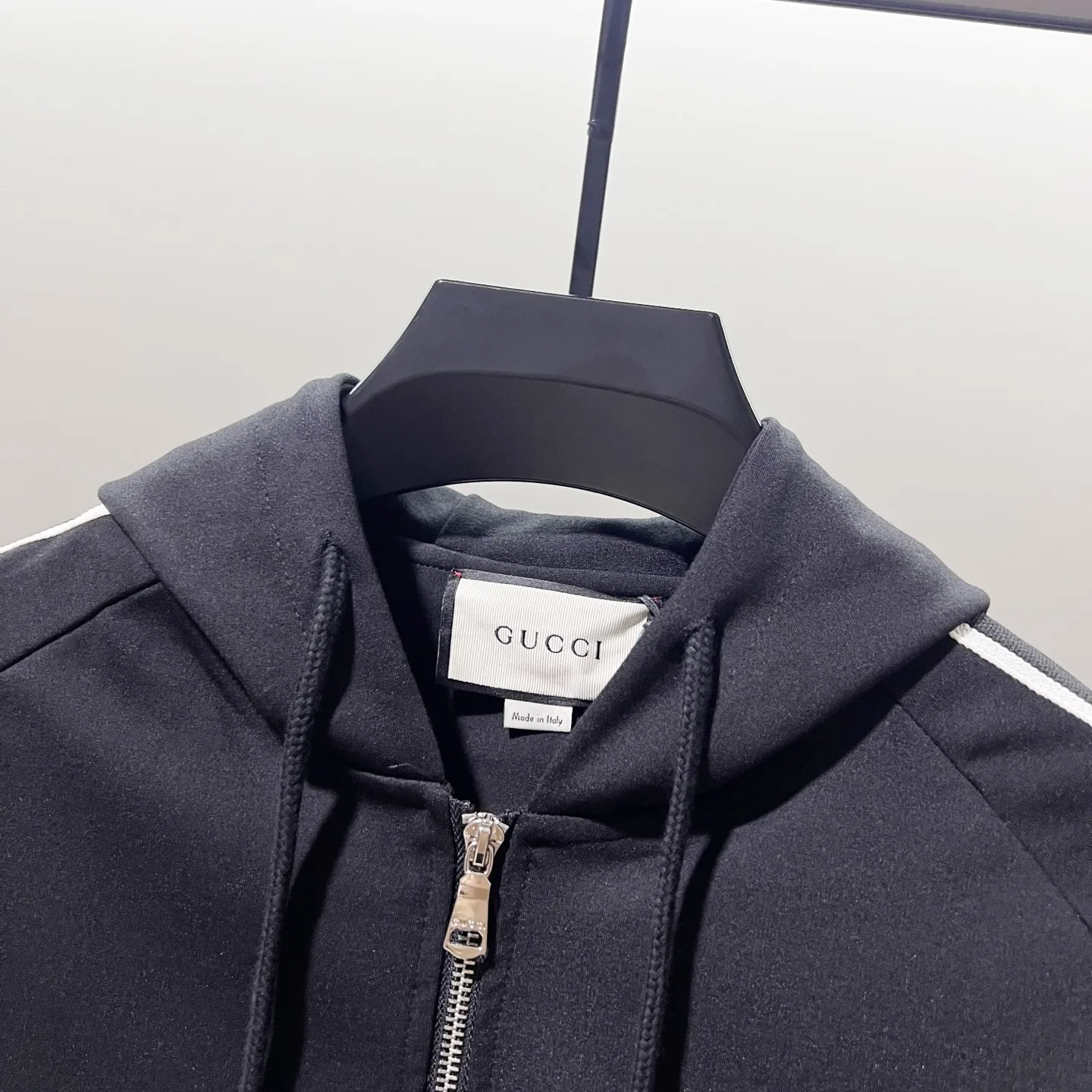 Logo-Embroidered Webbing Trim Zip-Up Hoodie D20020074 — view 3