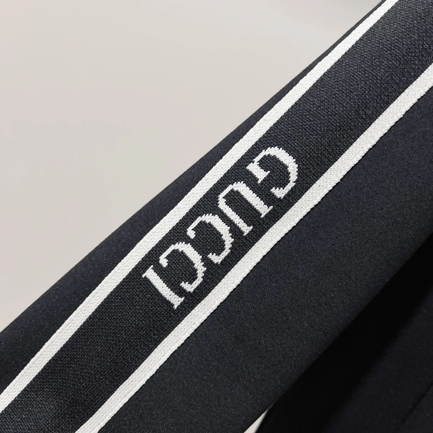 Logo-Embroidered Webbing Trim Zip-Up Hoodie D20020074 — view 8