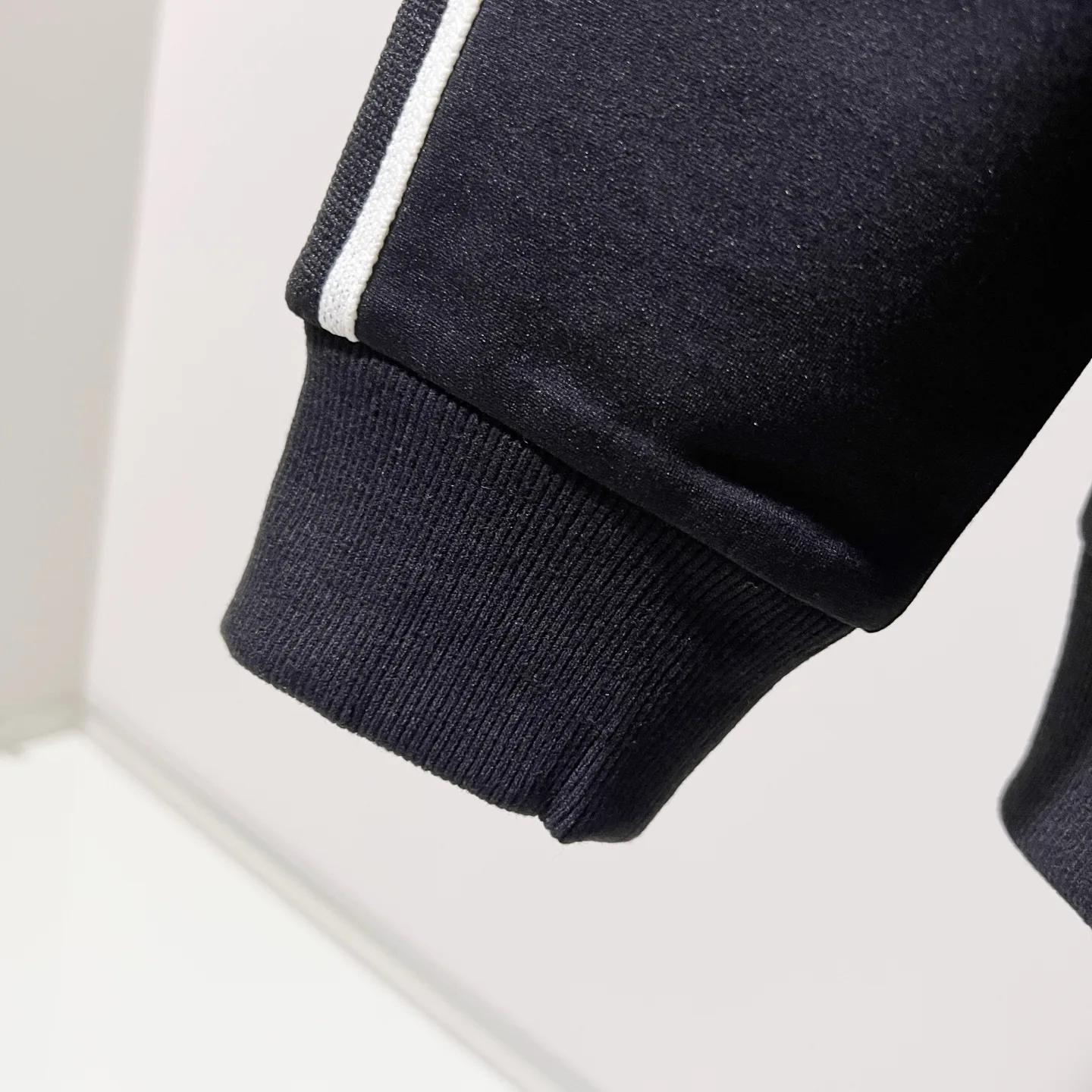 Logo-Embroidered Webbing Trim Zip-Up Hoodie D20020074 — view 9