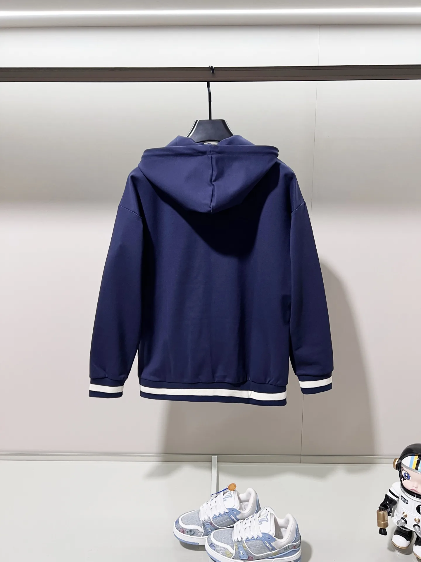 Logo-Embroidered Webbing Trim Zip-Up Hoodie D20020067 — view 2