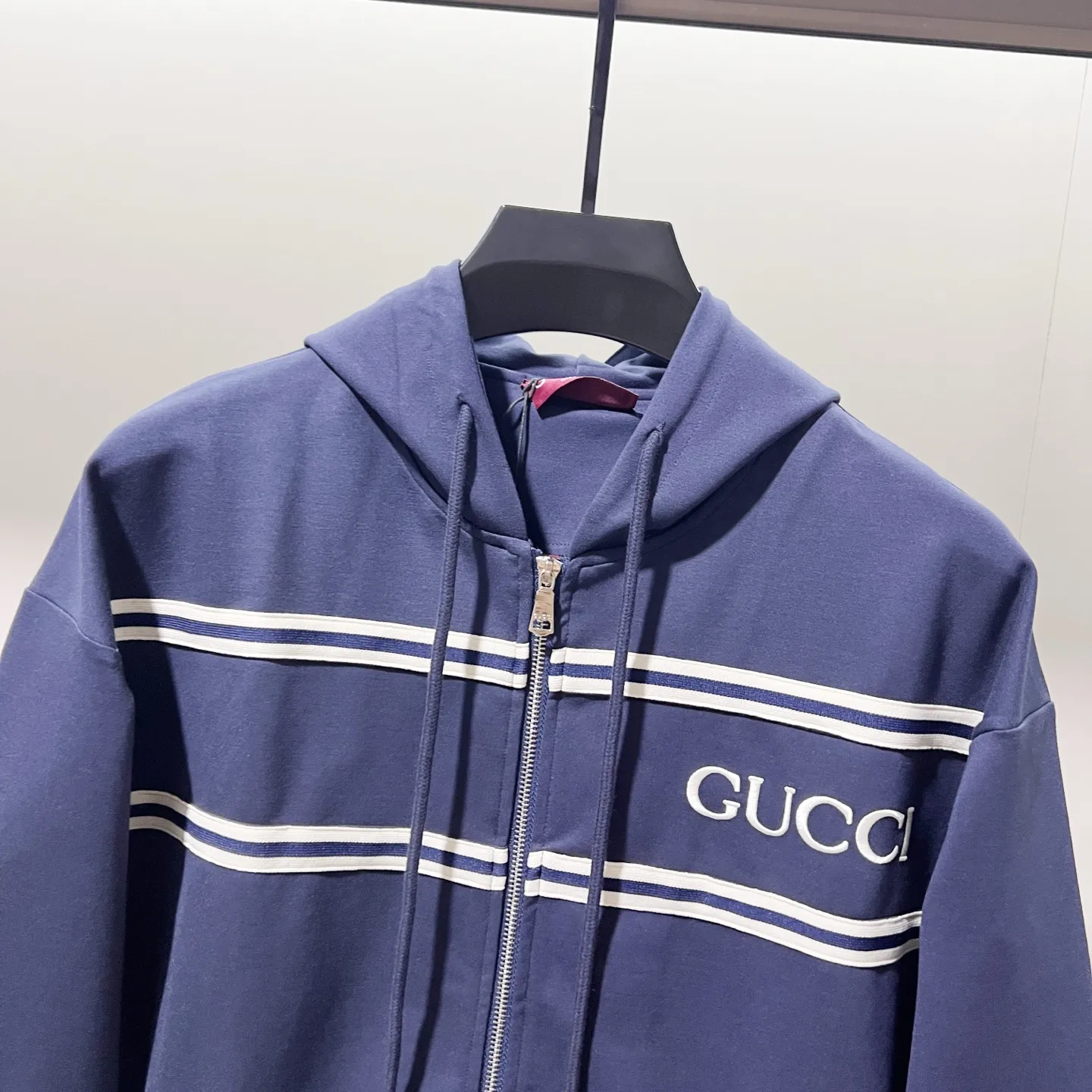 Logo-Embroidered Webbing Trim Zip-Up Hoodie D20020067 — view 3