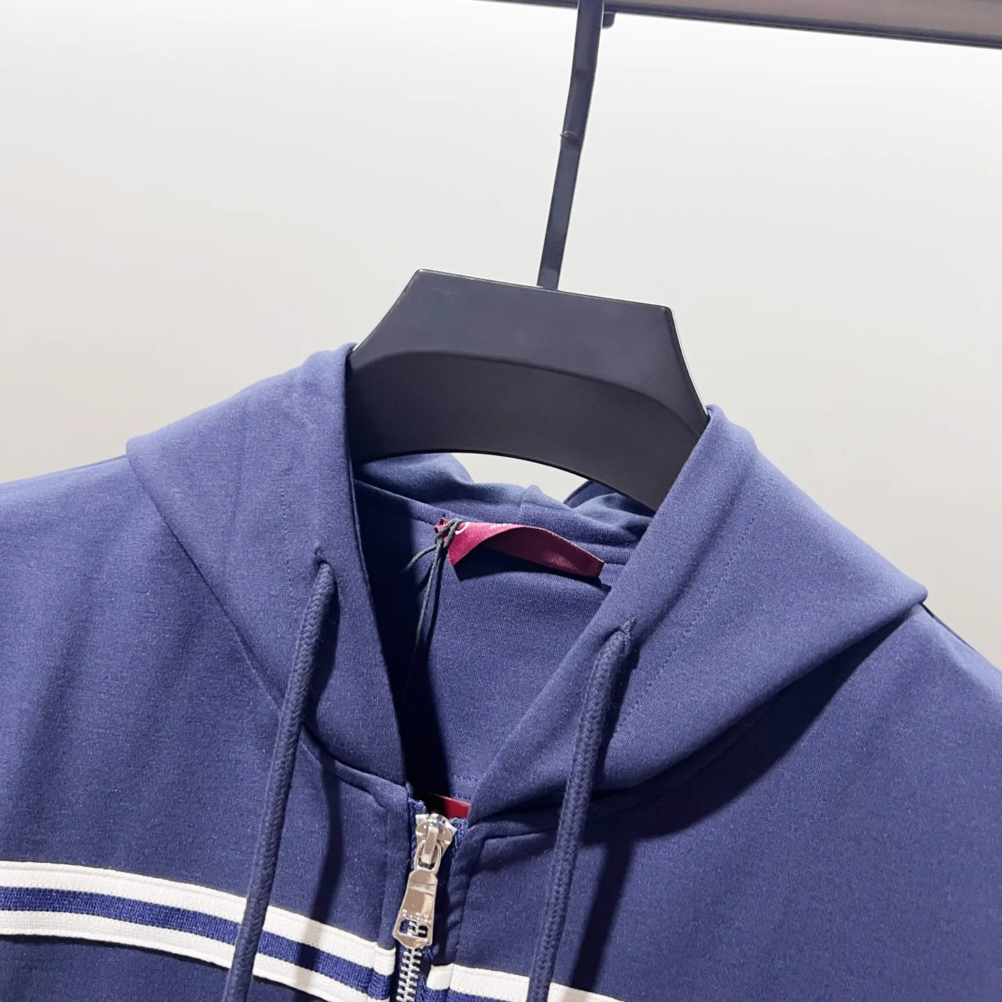 Logo-Embroidered Webbing Trim Zip-Up Hoodie D20020067 — view 5