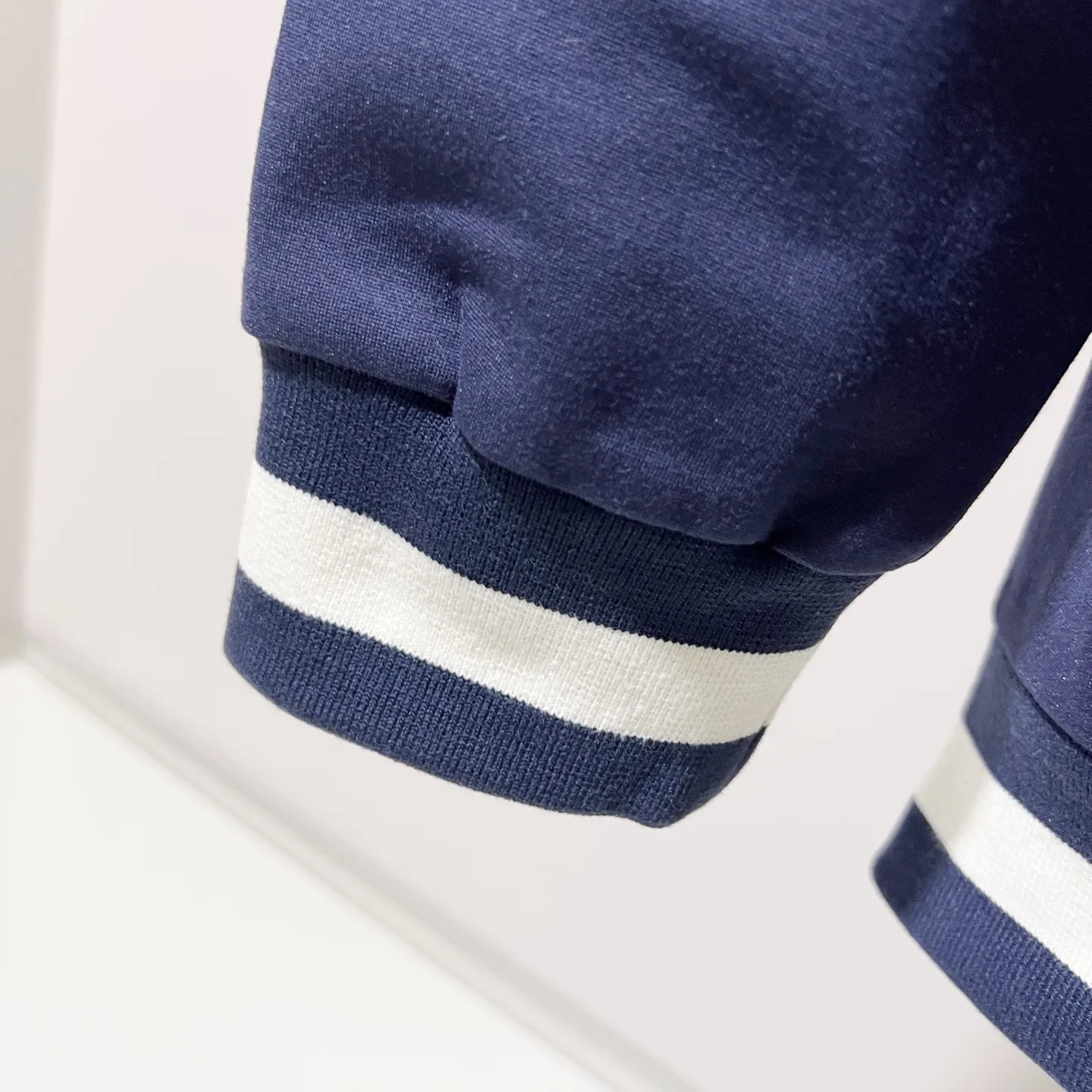 Logo-Embroidered Webbing Trim Zip-Up Hoodie D20020067 — view 8