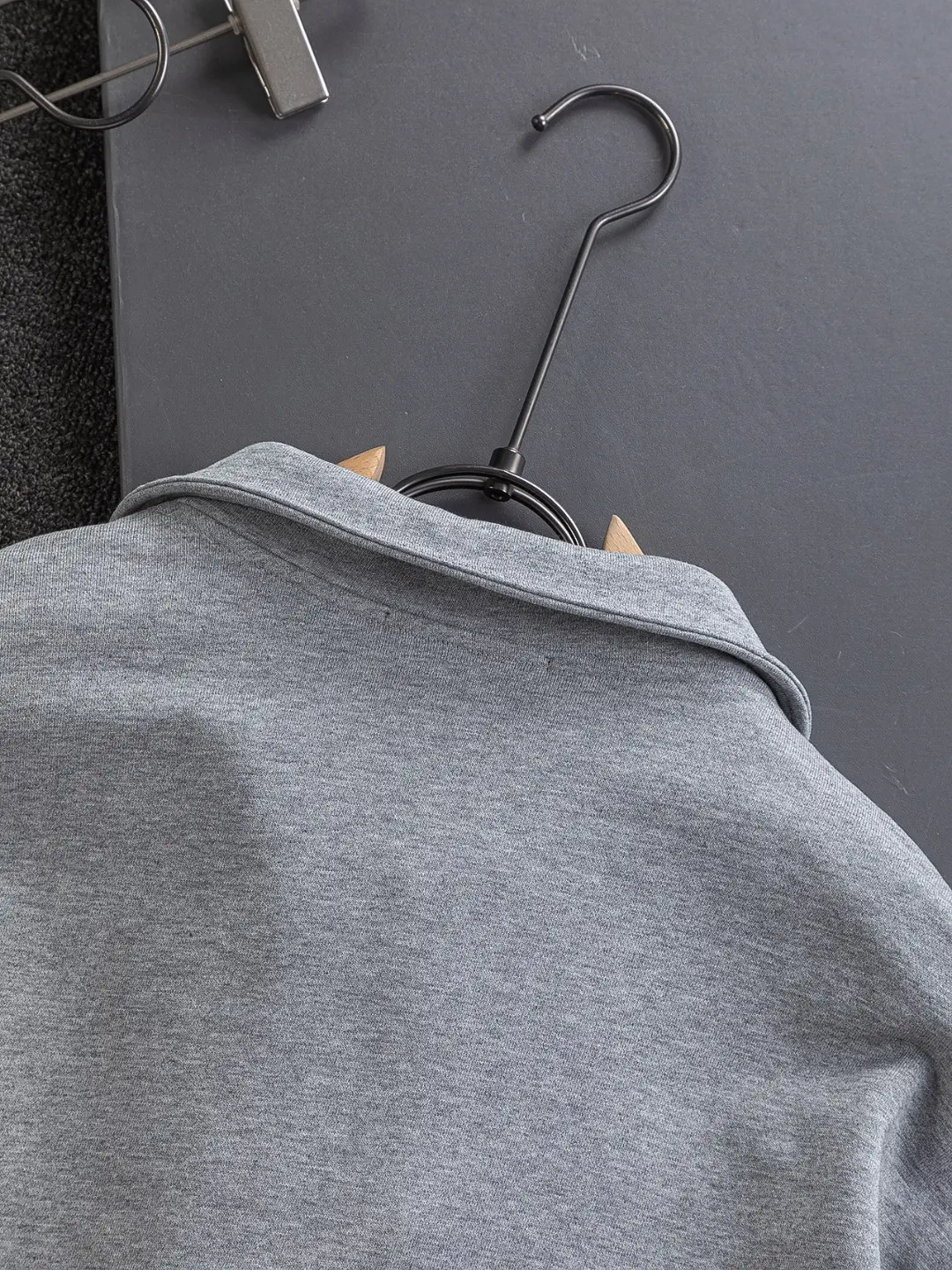 Logo-Embroidered Quarter-Zip Sweatshirt D20022831 — view 5