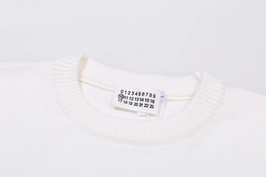 MM6 Logo Jacquard Crew-Neck Sweater D20022064 — view 3