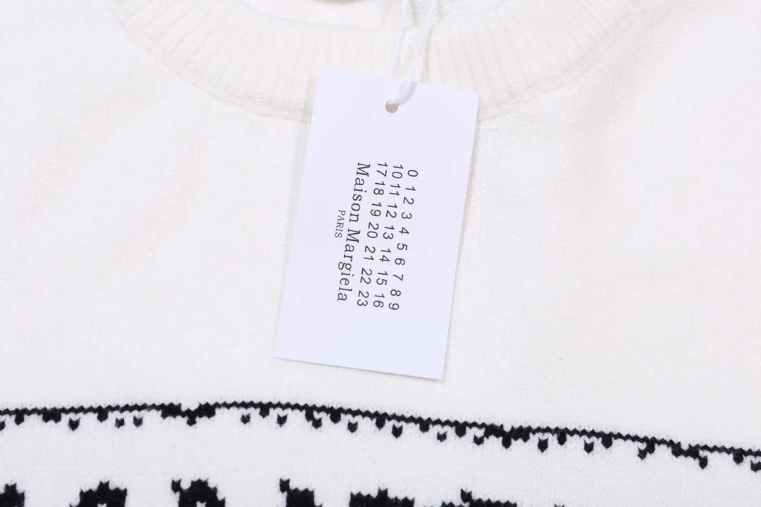 MM6 Logo Jacquard Crew-Neck Sweater D20022064 — view 4