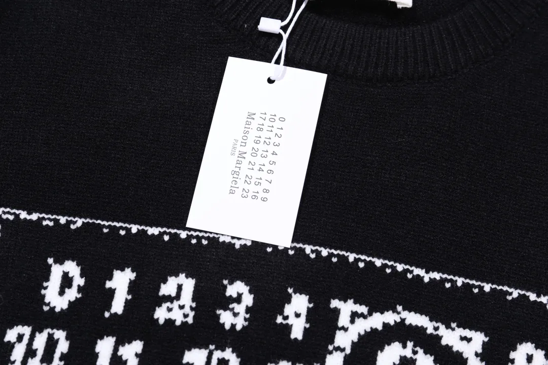 MM6 Maison Margiela Logo Jacquard Crew-Neck Sweater D20022065 — view 5