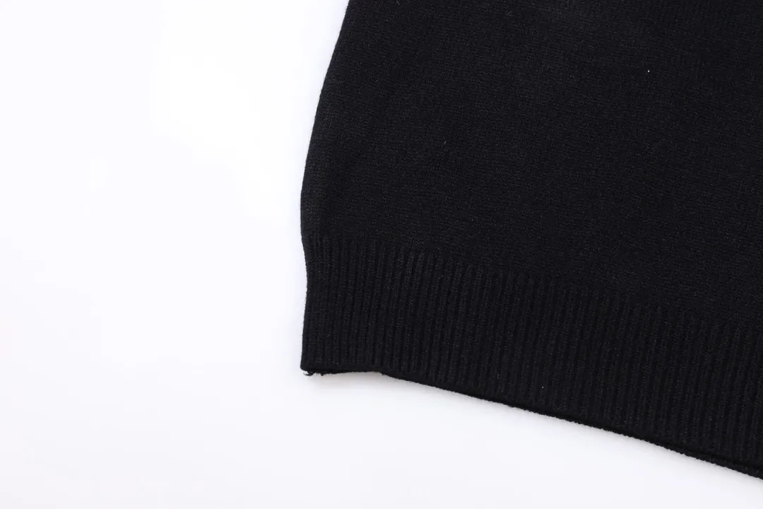 MM6 Maison Margiela Logo Jacquard Crew-Neck Sweater D20022065 — view 8