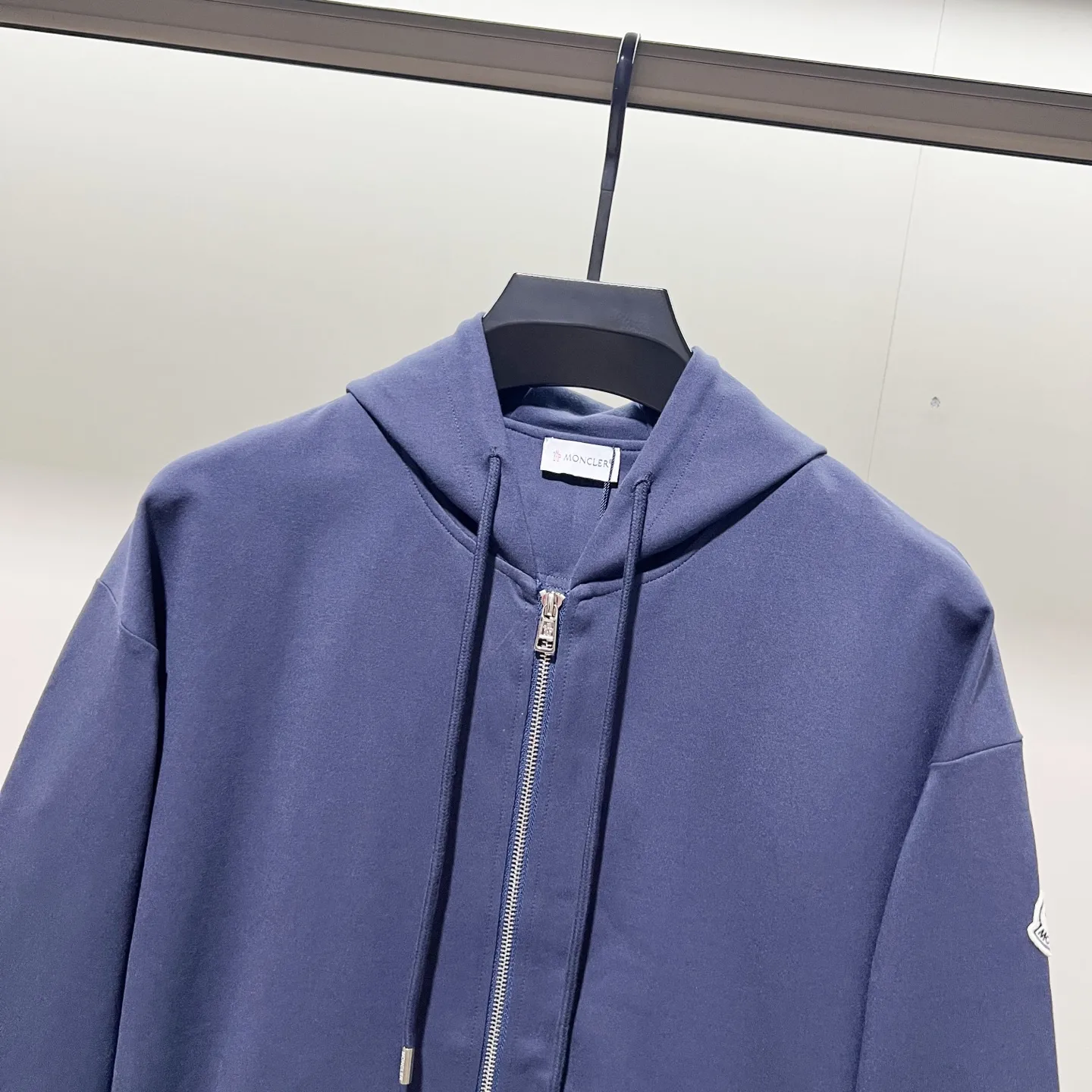 Logo-Patch Zip-Up Hooded Sweatshirt D20020070 — view 4