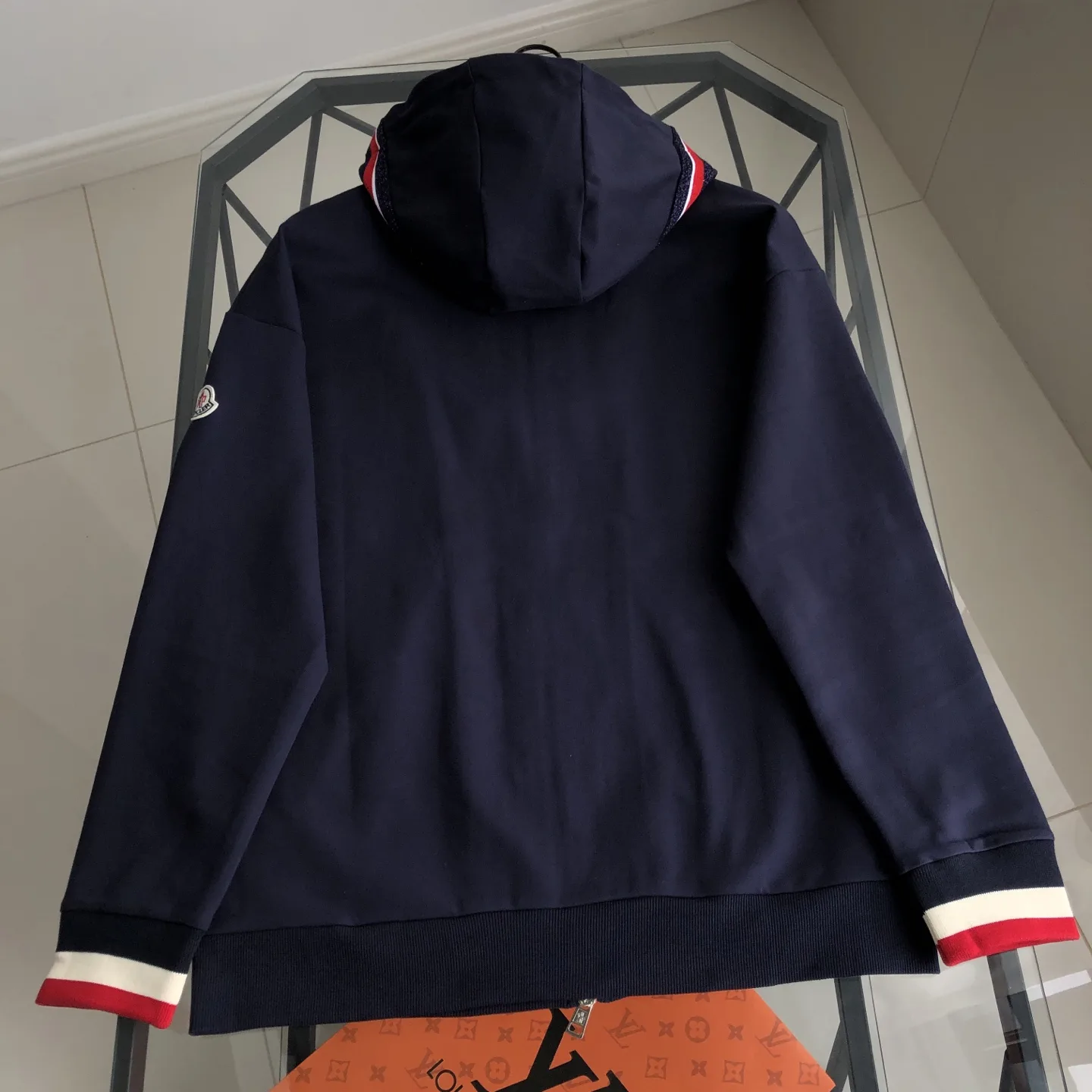 Logo-Embroidered Zip-Up Hoodie D20020082 — view 2