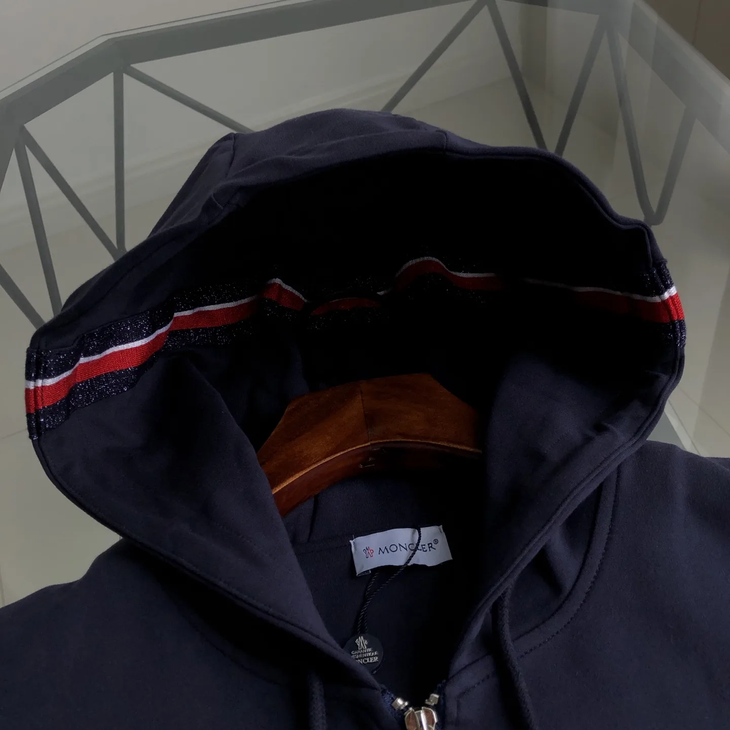 Logo-Embroidered Zip-Up Hoodie D20020082 — view 3