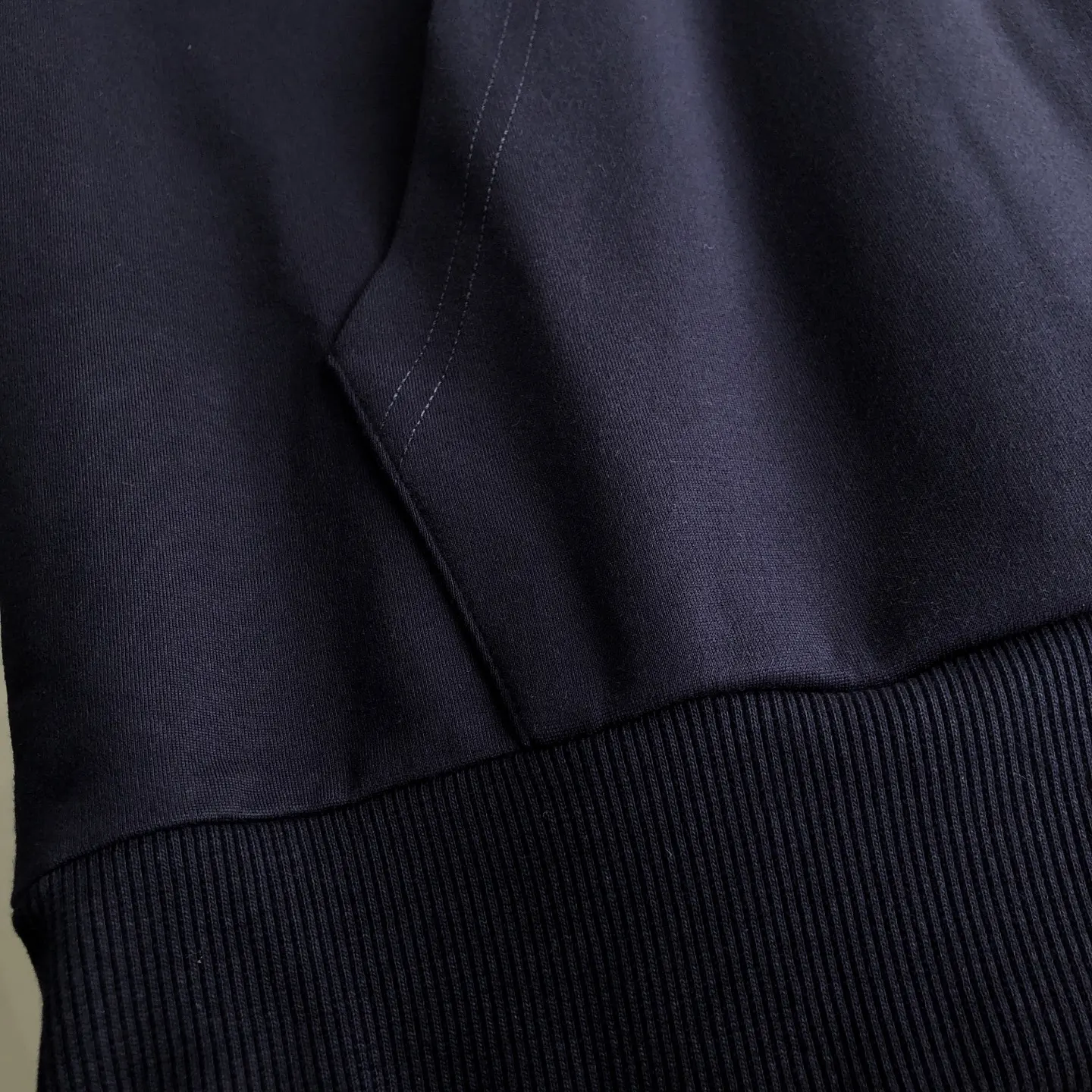 Logo-Embroidered Zip-Up Hoodie D20020082 — view 4