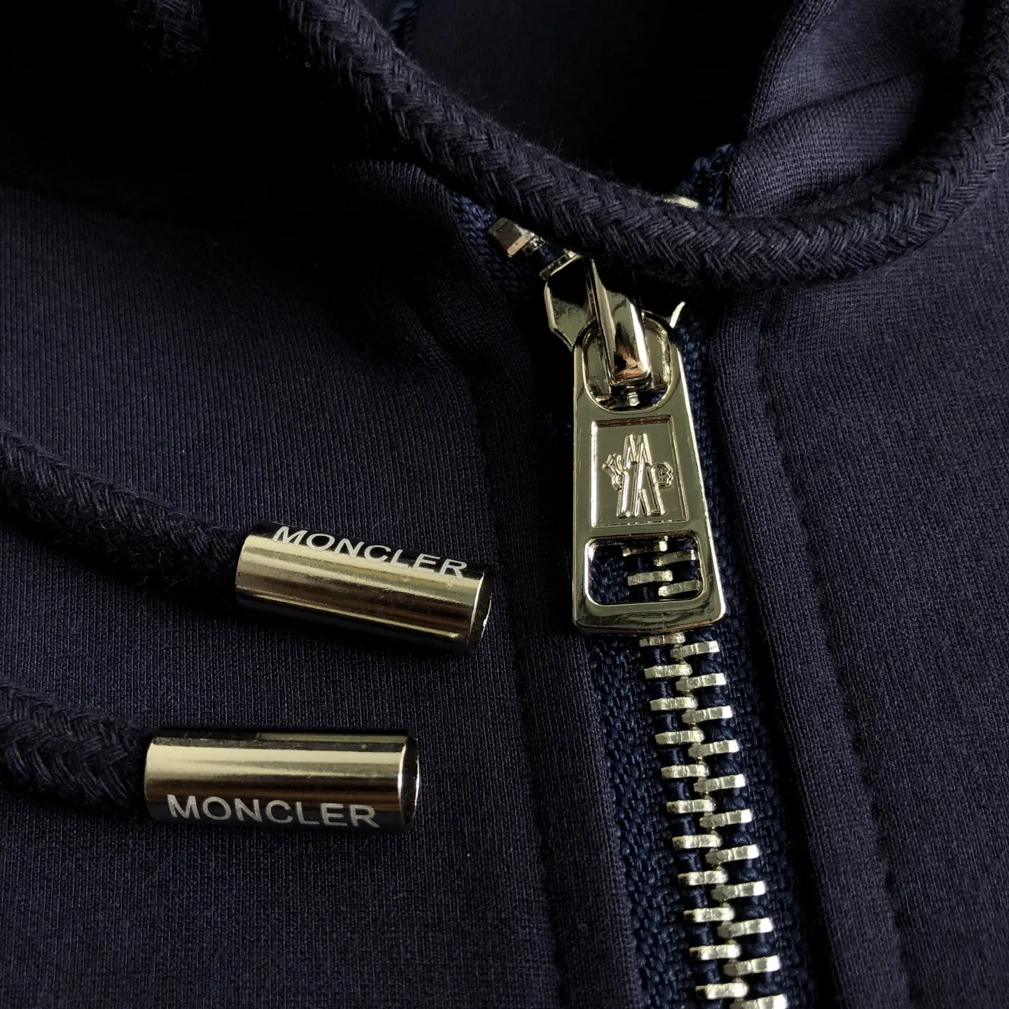 Logo-Embroidered Zip-Up Hoodie D20020082 — view 5