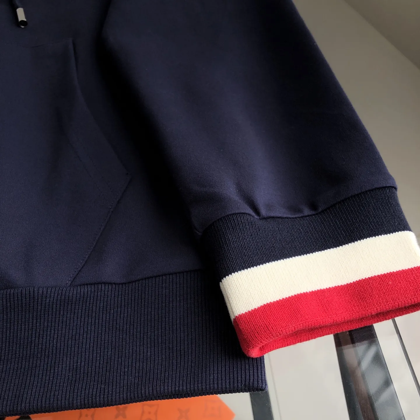 Logo-Embroidered Zip-Up Hoodie D20020082 — view 6