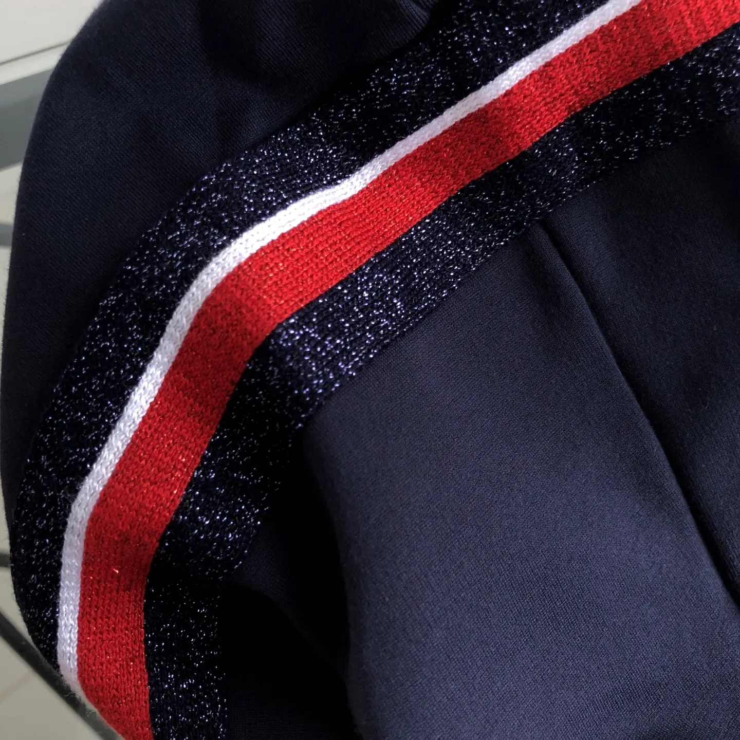 Logo-Embroidered Zip-Up Hoodie D20020082 — view 9