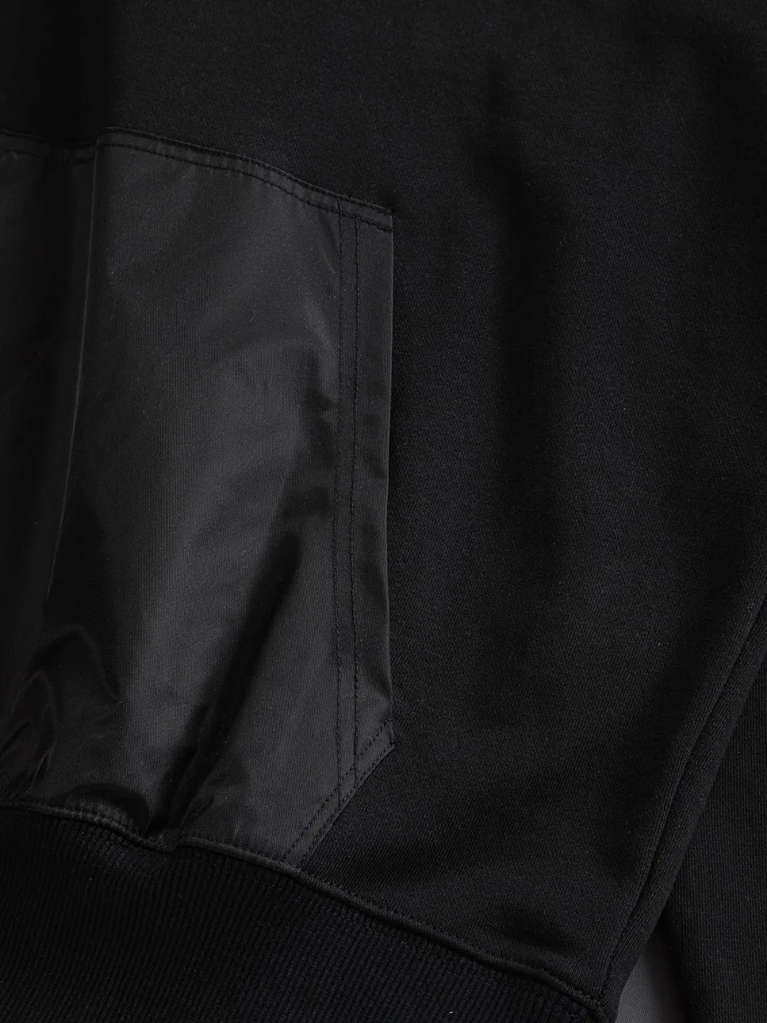 Triangle Logo Half-Zip Sweatshirt D20022827 — view 9