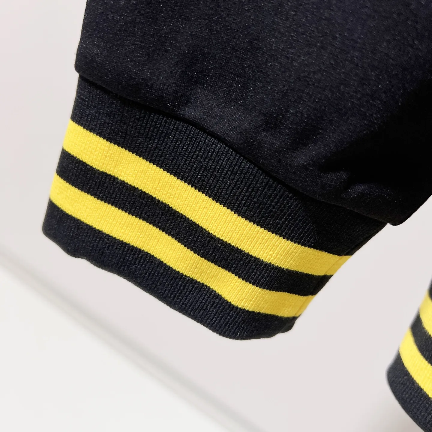 Logo-Embroidered Zip-Up Hooded Sweatshirt D20020064 — view 8