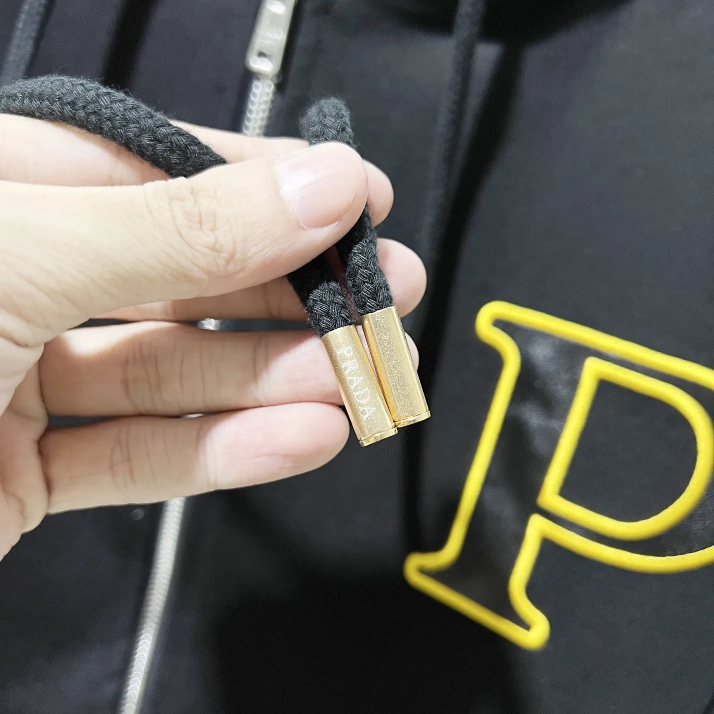 Logo-Embroidered Zip-Up Hooded Sweatshirt D20020064 — view 9