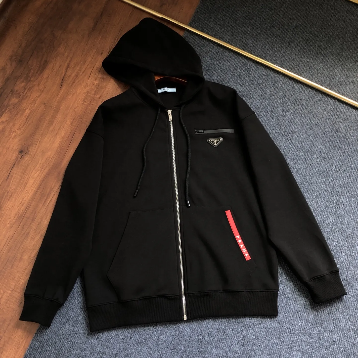 Logo-Badge Zip-Up Hooded Sweatshirt D20020089