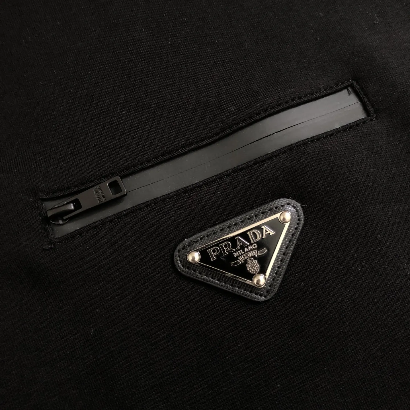 Logo-Badge Zip-Up Hooded Sweatshirt D20020089 — view 4