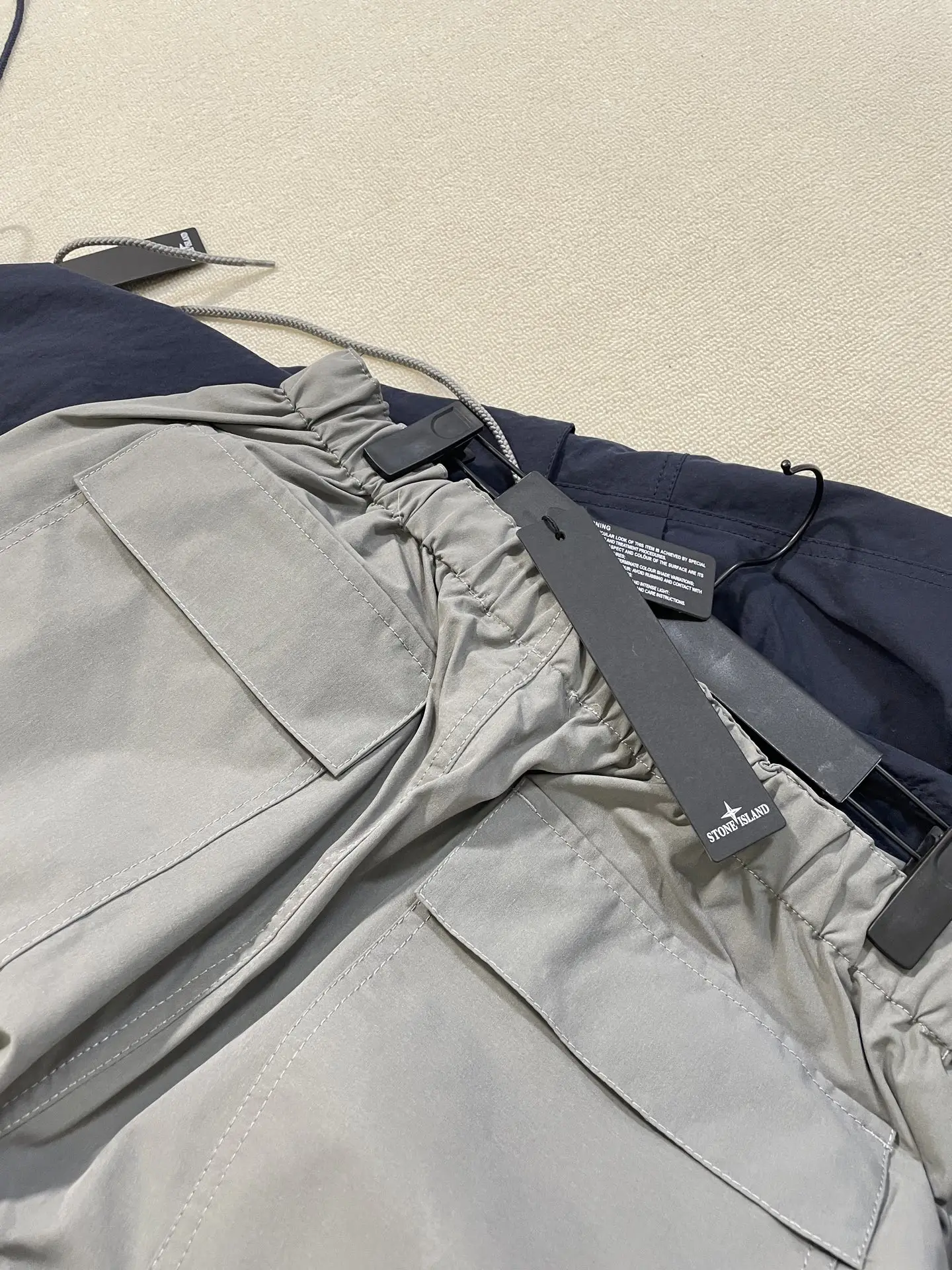 Stone Island Garment-Dyed Cargo Trousers D20020227 — view 8