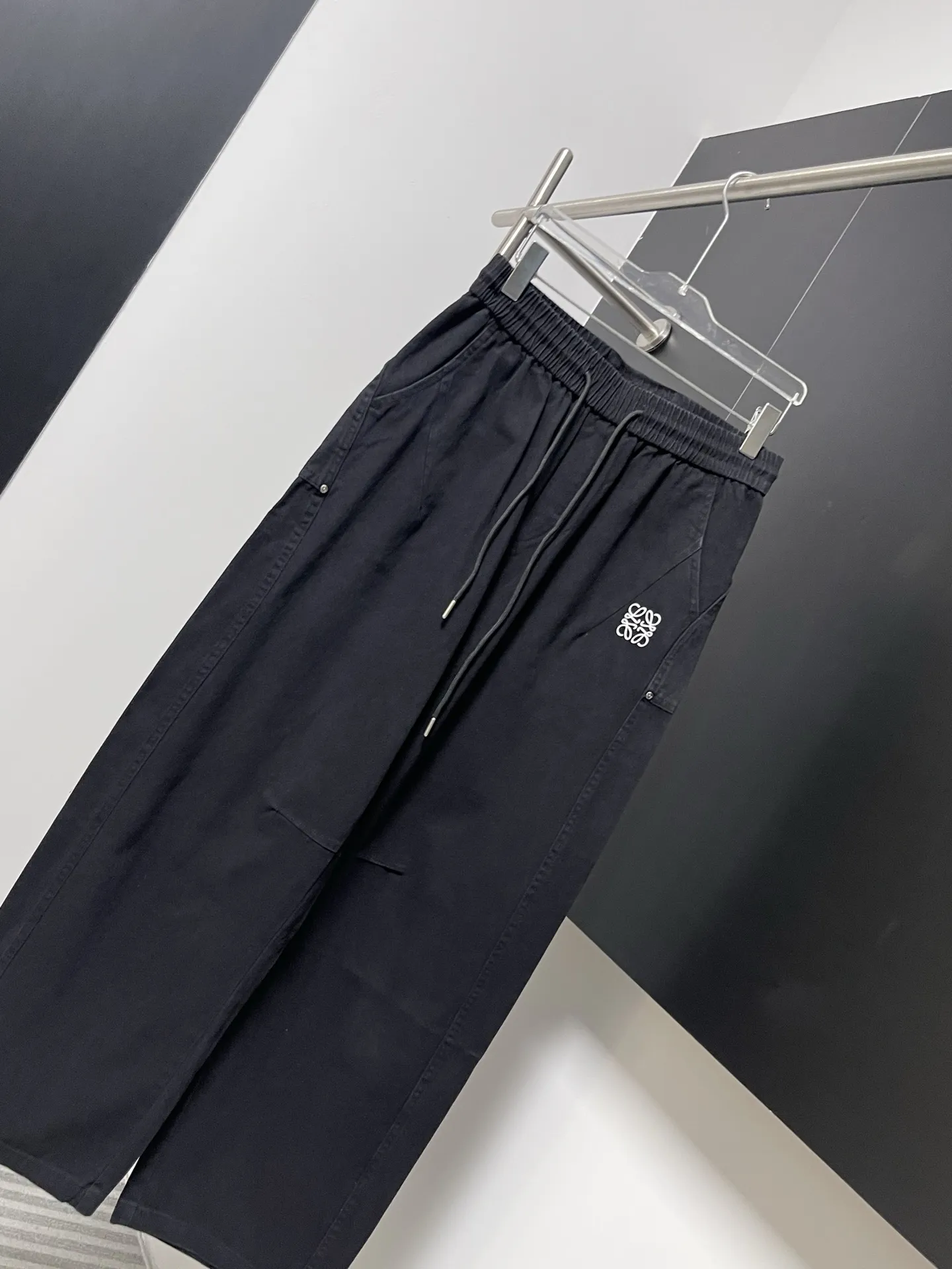 Logo-Print Straight-Leg Canvas Trousers D20022628 — view 2