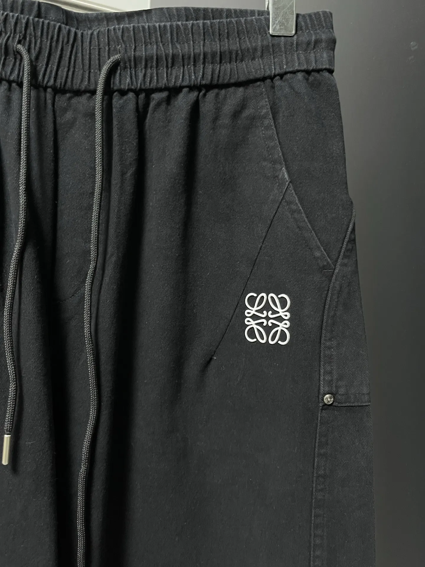 Logo-Print Straight-Leg Canvas Trousers D20022628 — view 3