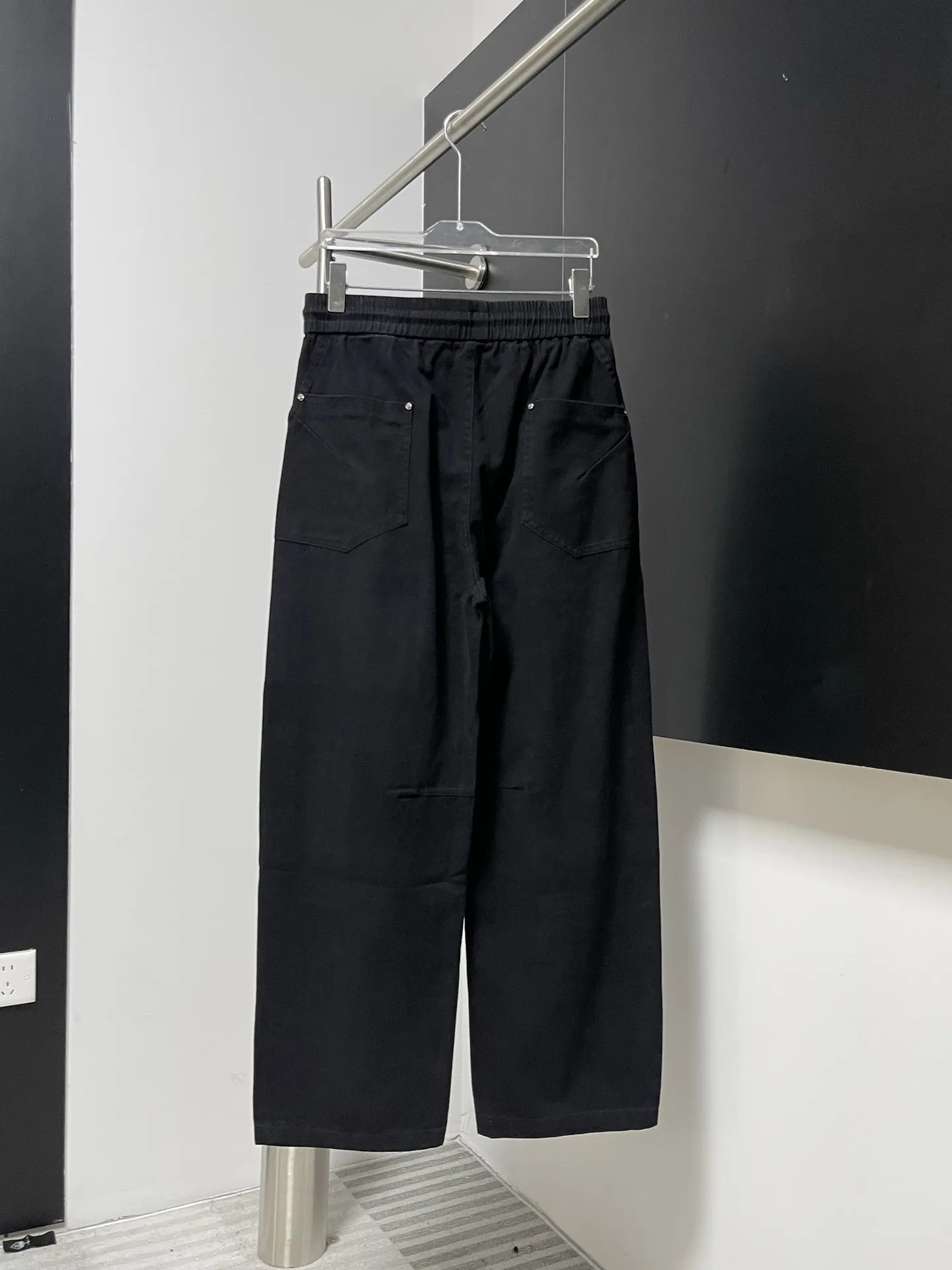 Logo-Print Straight-Leg Canvas Trousers D20022628 — view 7
