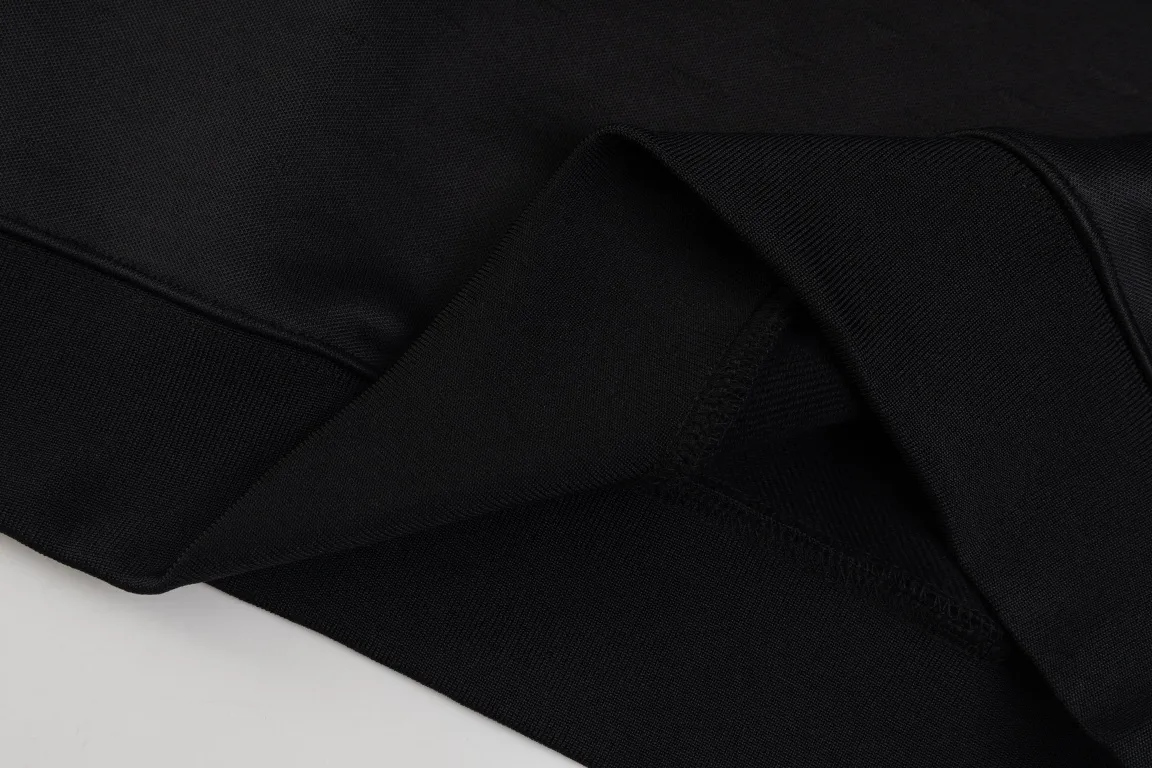 Triangle Jacquard Crew-Neck Sweatshirt D20019897 — view 6