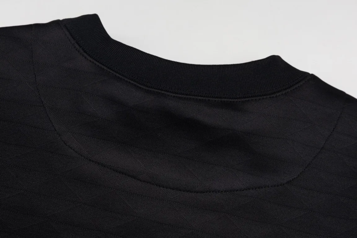 Triangle Jacquard Crew-Neck Sweatshirt D20019897 — view 8
