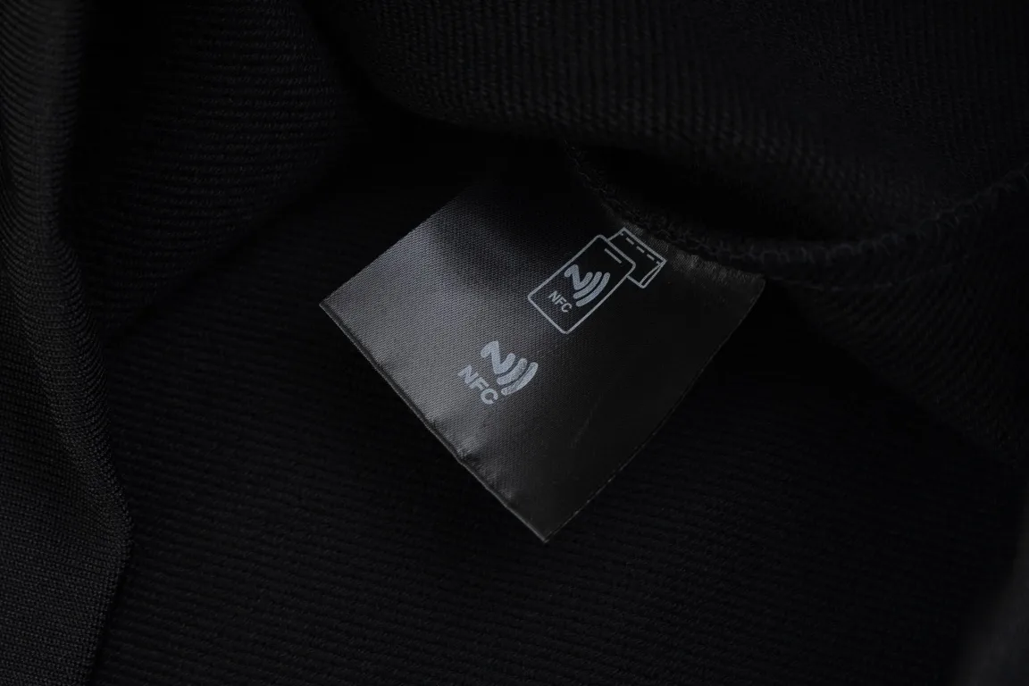 Triangle Jacquard Crew-Neck Sweatshirt D20019897 — view 10