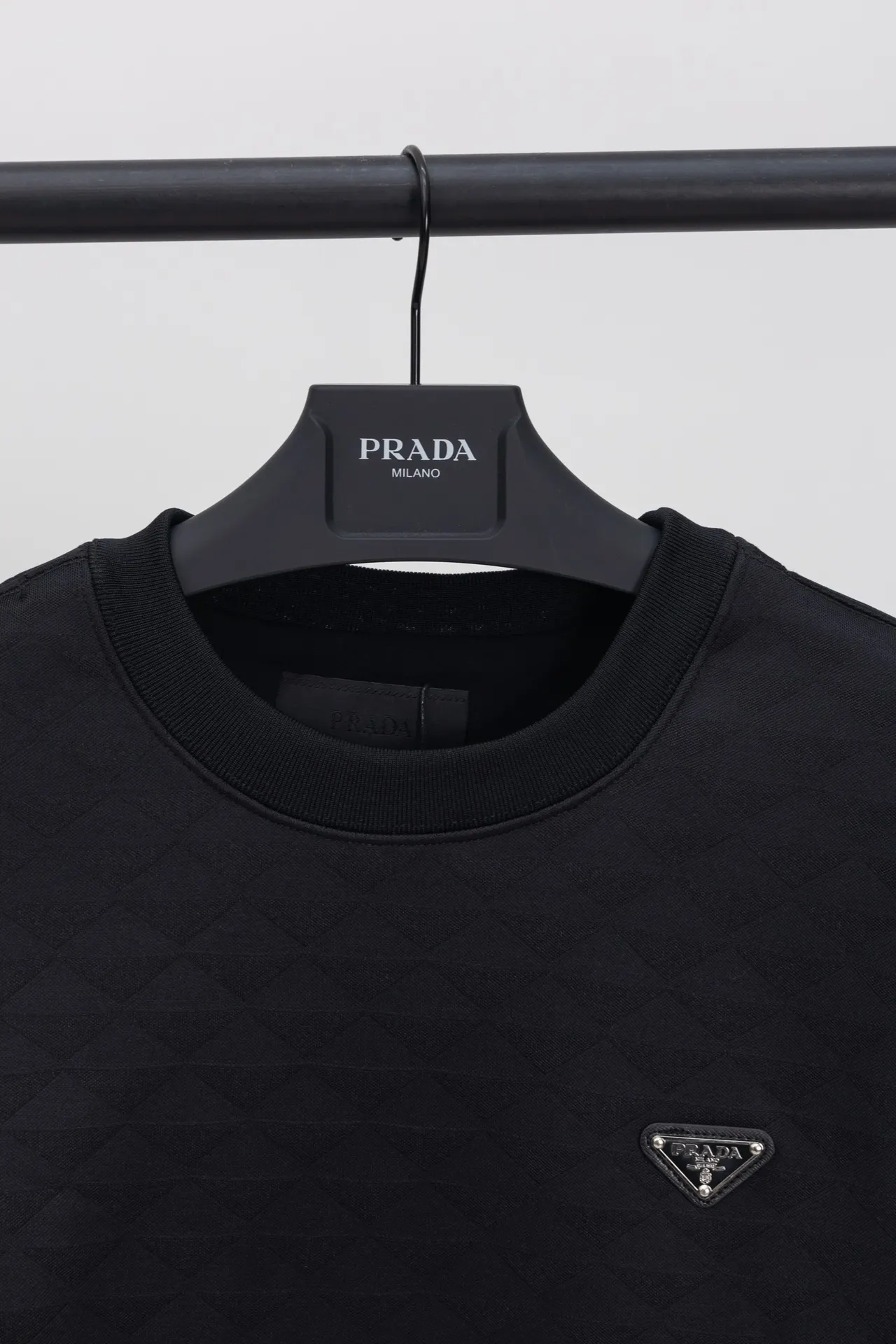 Triangle Jacquard Crew-Neck Sweatshirt D20019896 — view 3