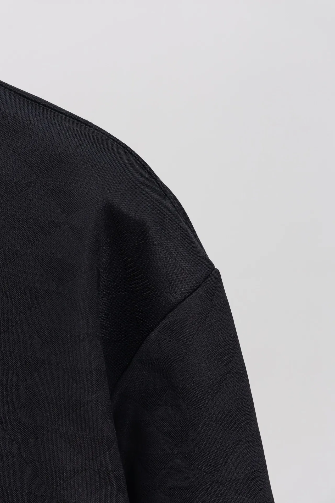 Triangle Jacquard Crew-Neck Sweatshirt D20019896 — view 5