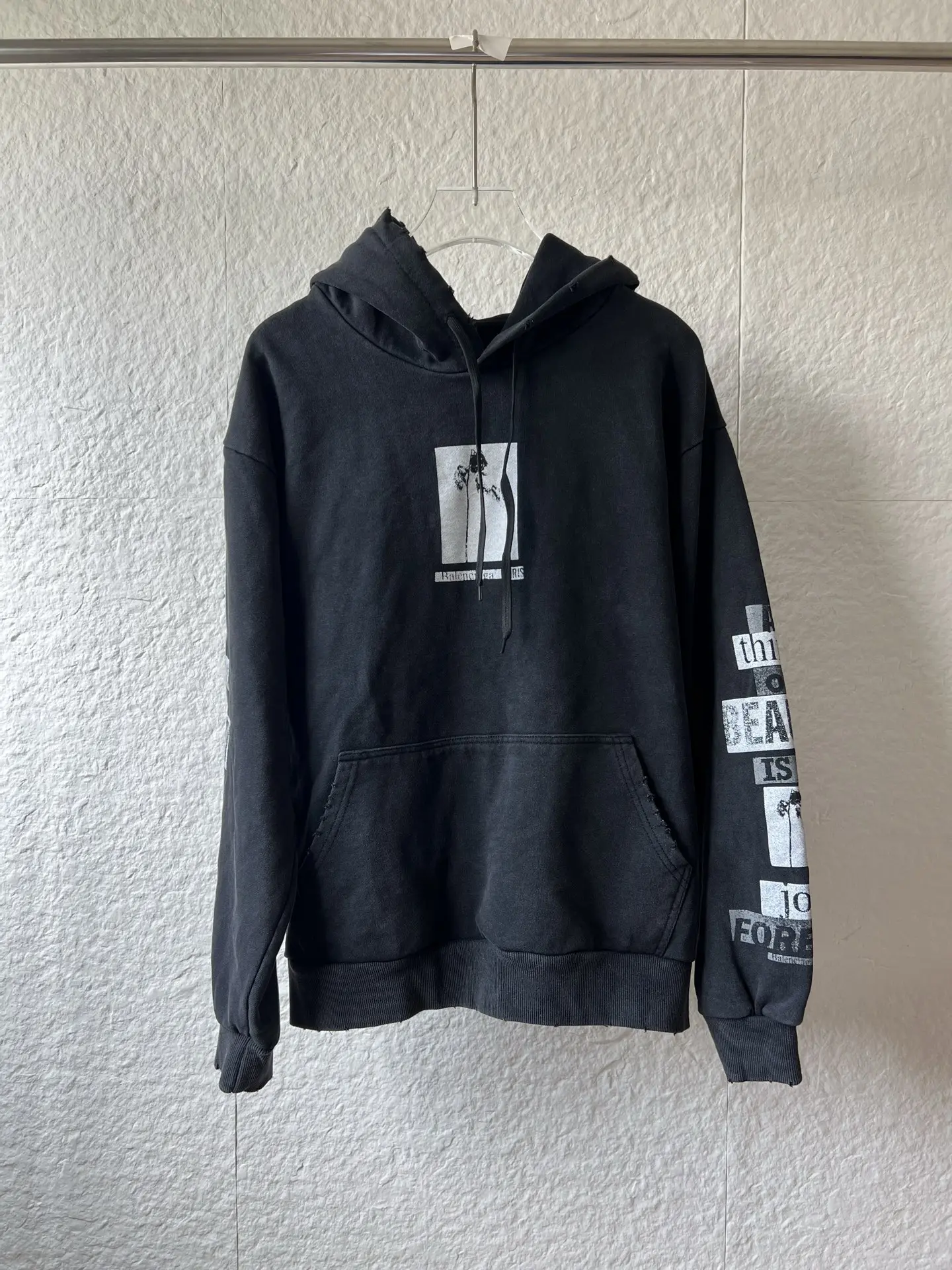 Distressed Graphic Print Oversized Hoodie D21021557