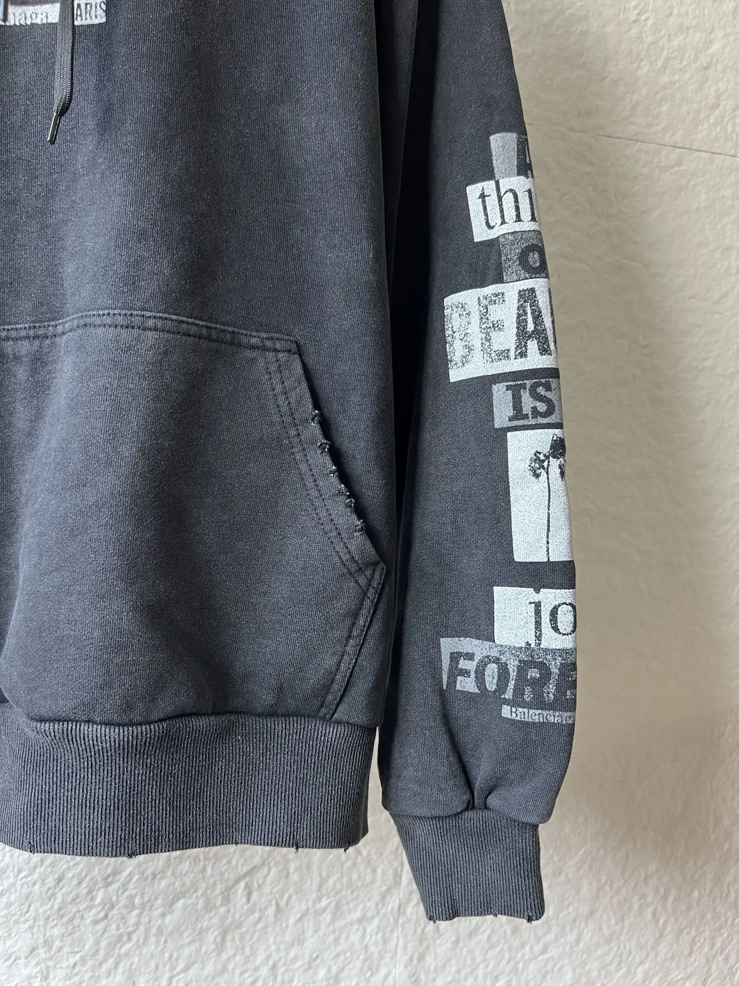Distressed Graphic Print Oversized Hoodie D21021557 — view 4