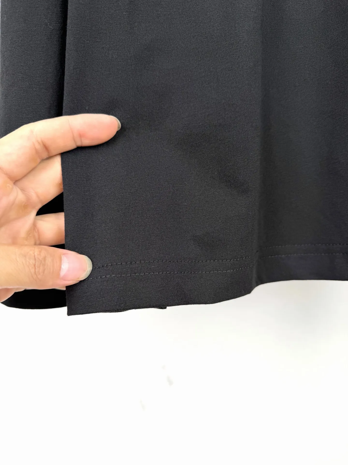 Tape Type Logo Long-Sleeve T-Shirt D21021560 — view 10