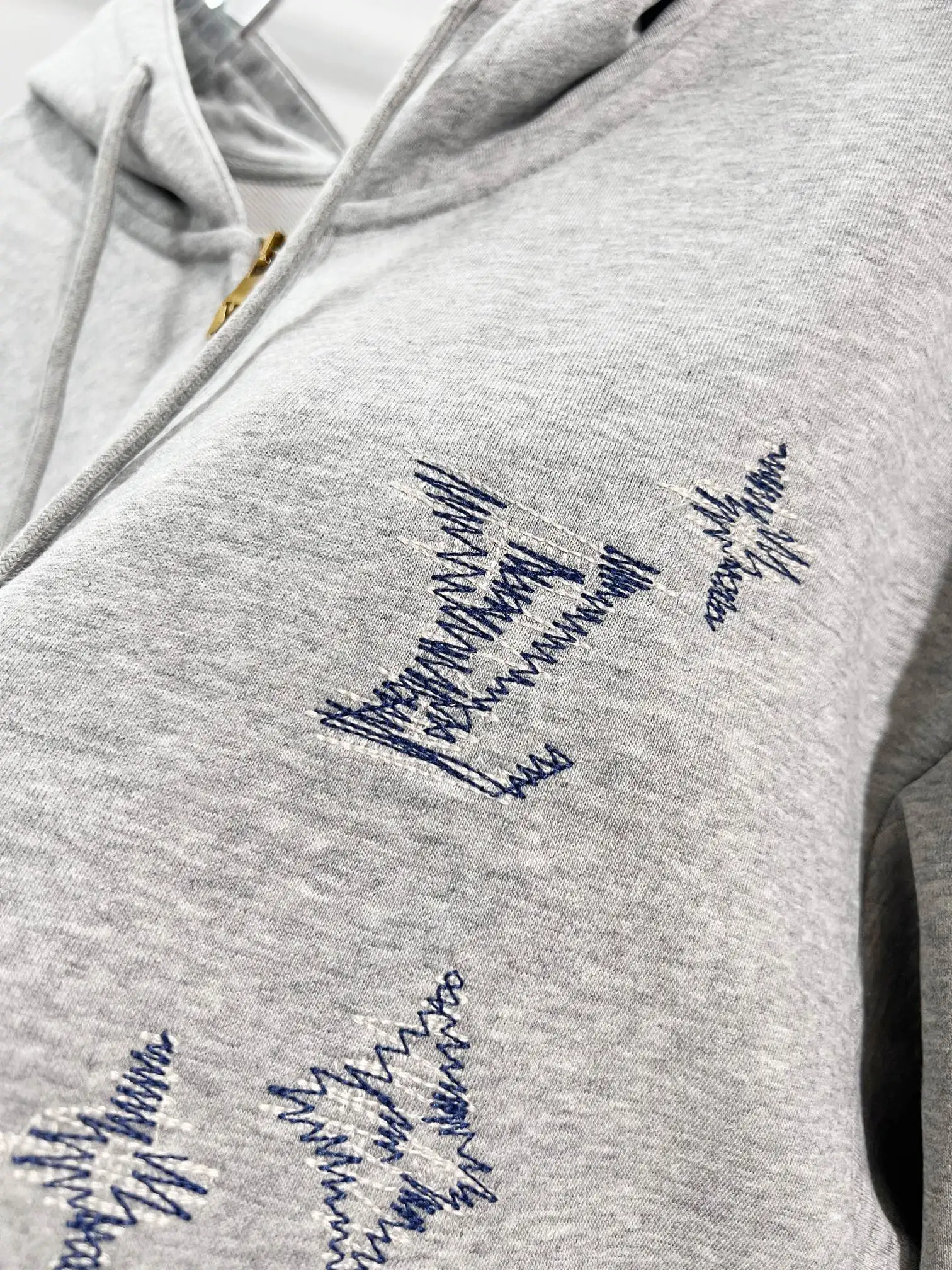 Embroidered Logo Zip-Up Hoodie D21022855 — view 4