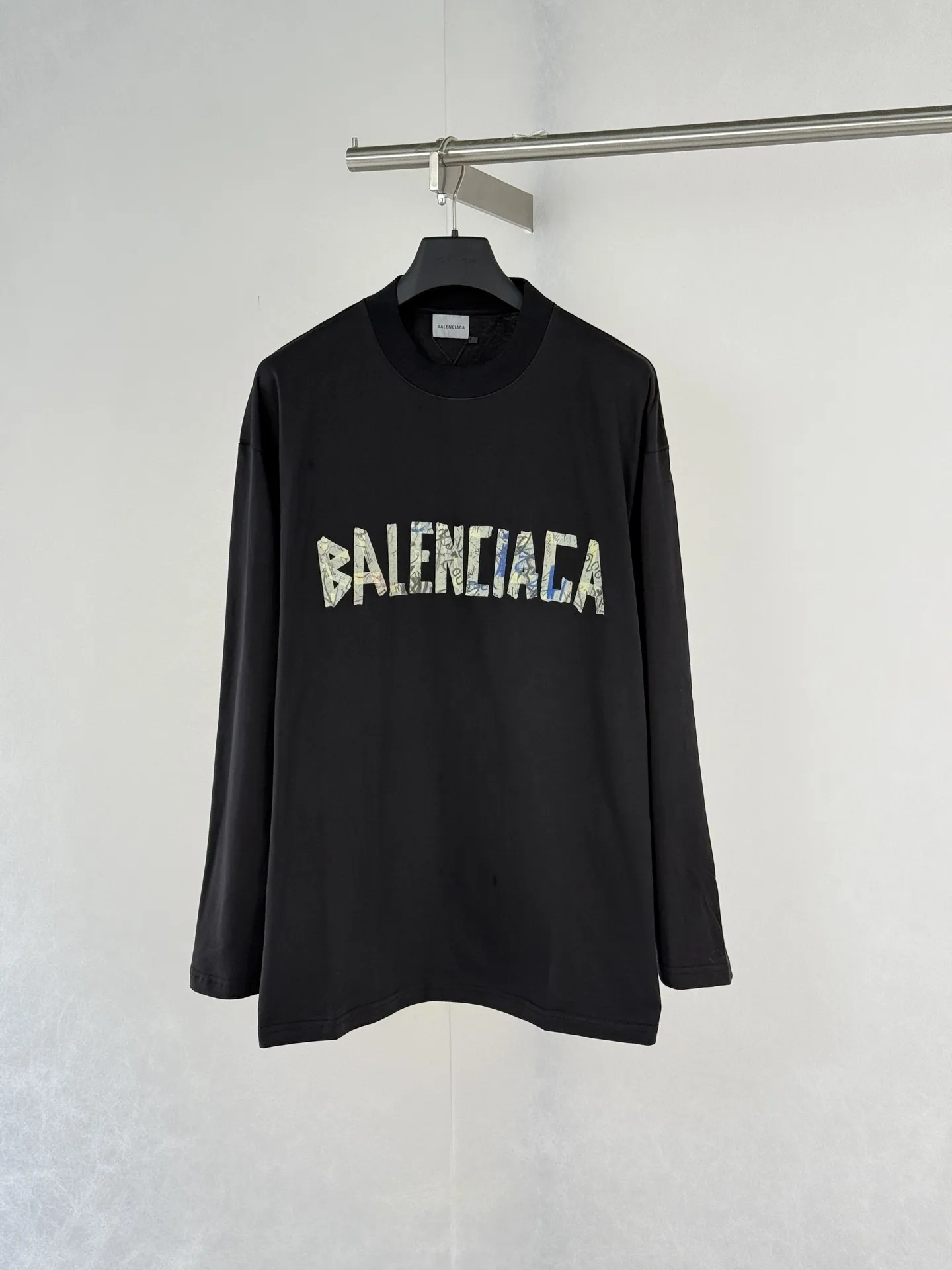 Graffiti Collage Logo Long-Sleeve T-Shirt D21519925