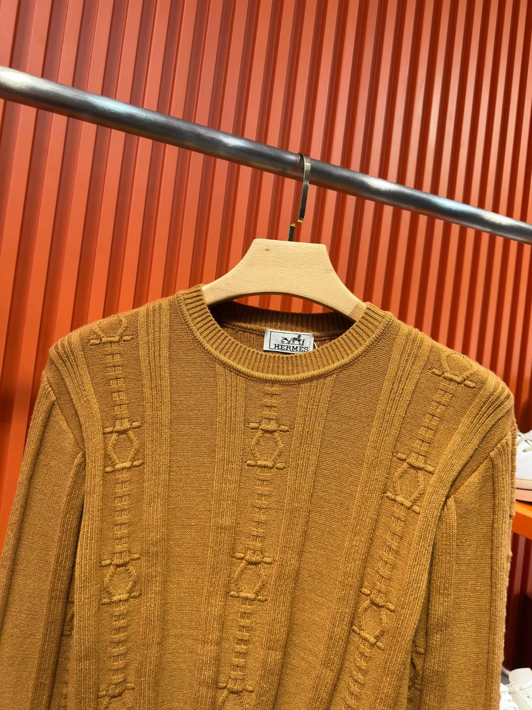 Embroidered Logo Wool-Cashmere Blend Sweater D21522026 — view 4