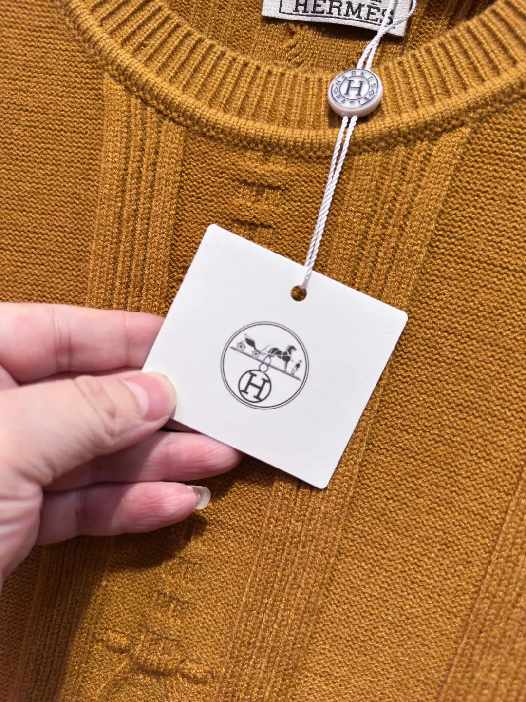 Embroidered Logo Wool-Cashmere Blend Sweater D21522026 — view 11