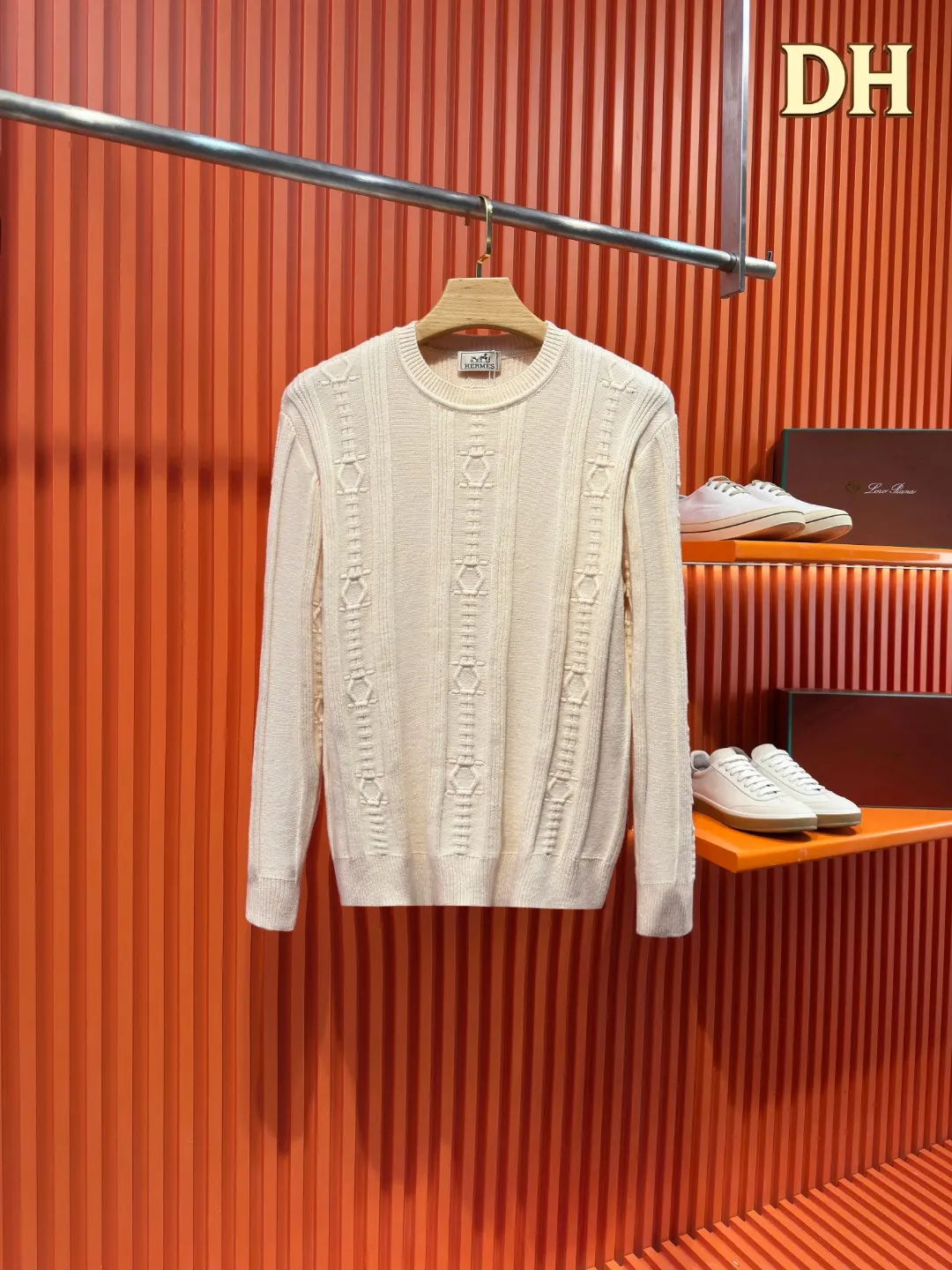 Embroidered Logo Wool-Cashmere Crew-Neck Sweater D21522028