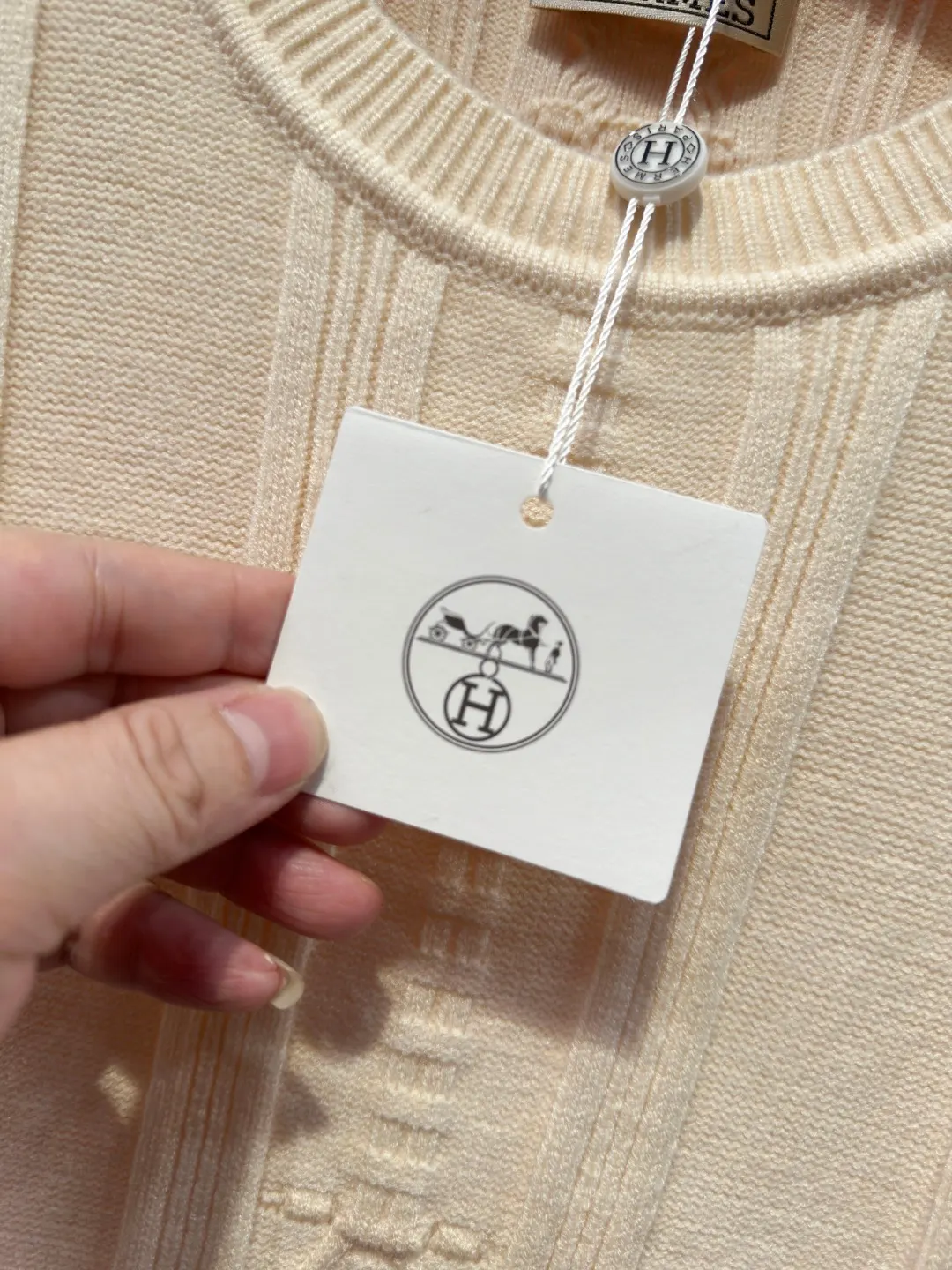 Embroidered Logo Wool-Cashmere Crew-Neck Sweater D21522028 — view 11