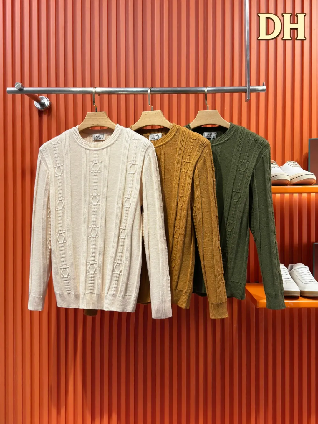 Logo-Embroidered Wool and Cashmere-Blend Sweater D21522027 — view 3