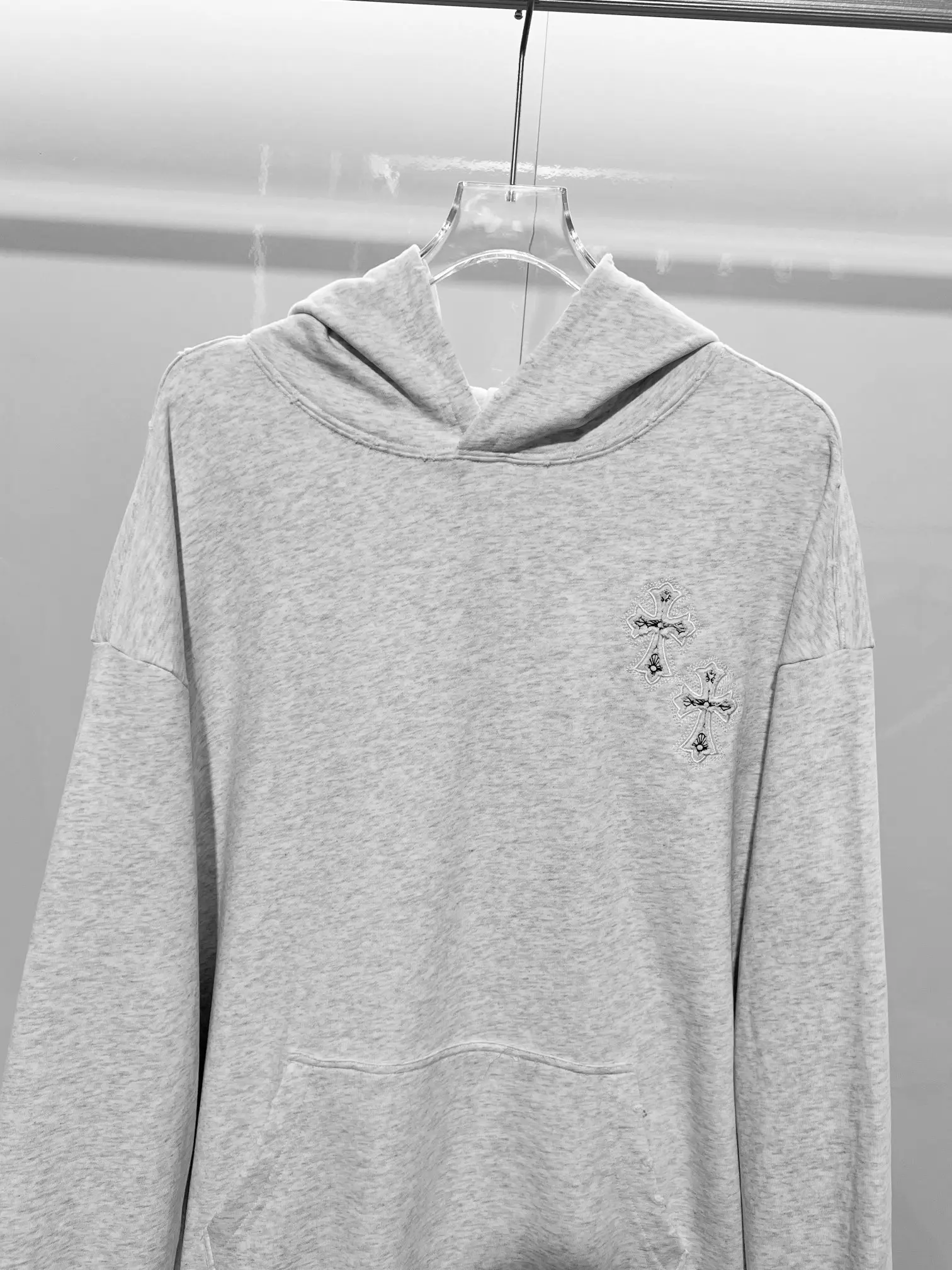 Embroidered Cross Logo Distressed Hoodie D22022843 — view 3