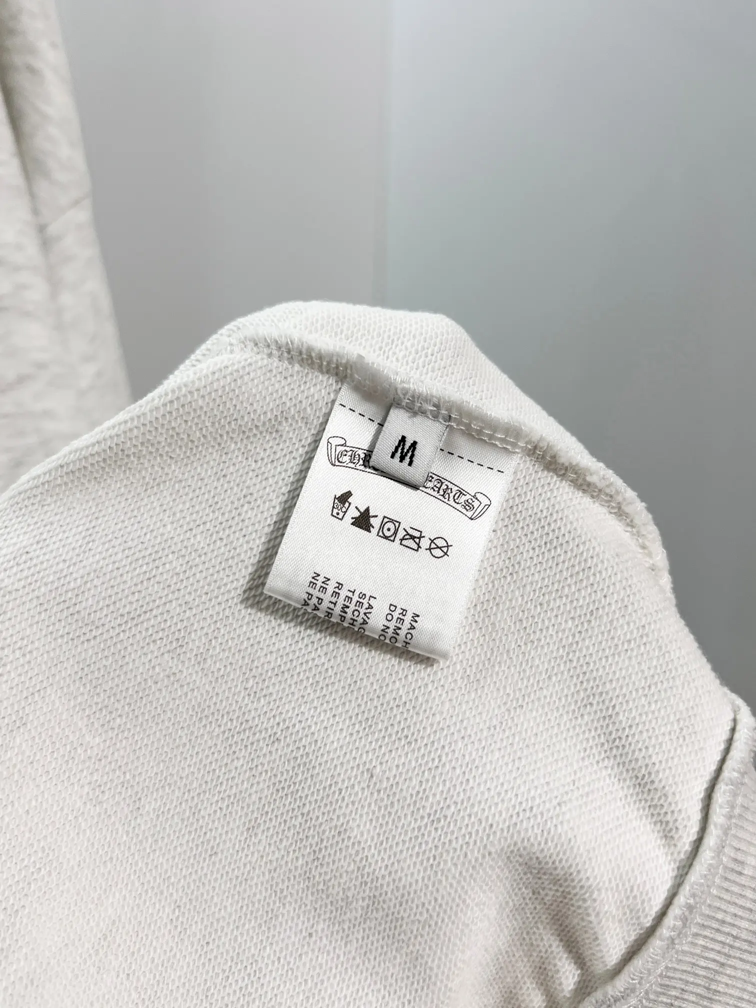 Embroidered Cross Logo Distressed Hoodie D22022843 — view 9