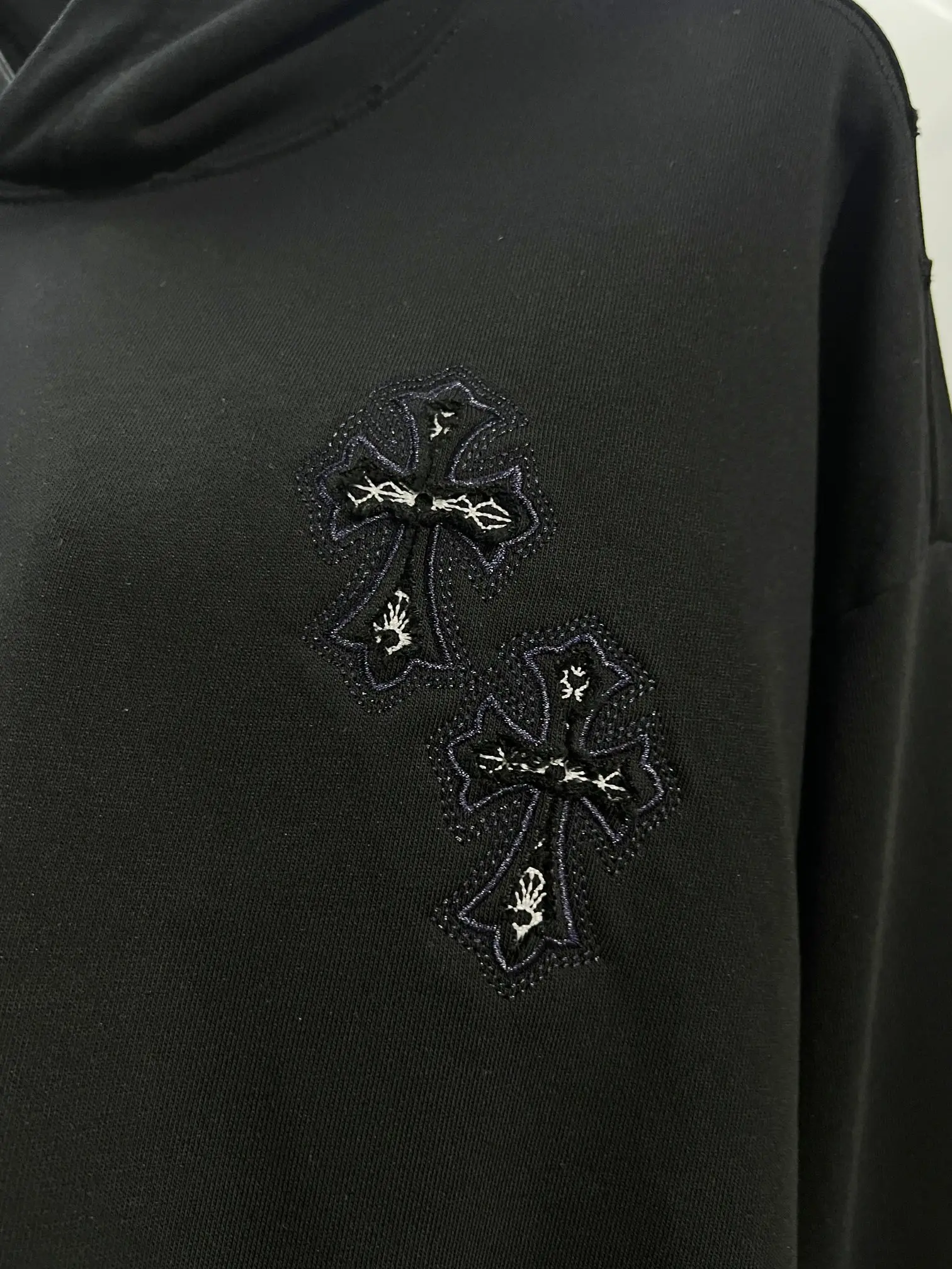 Cross Embroidered Distressed Hoodie D22022842 — view 4