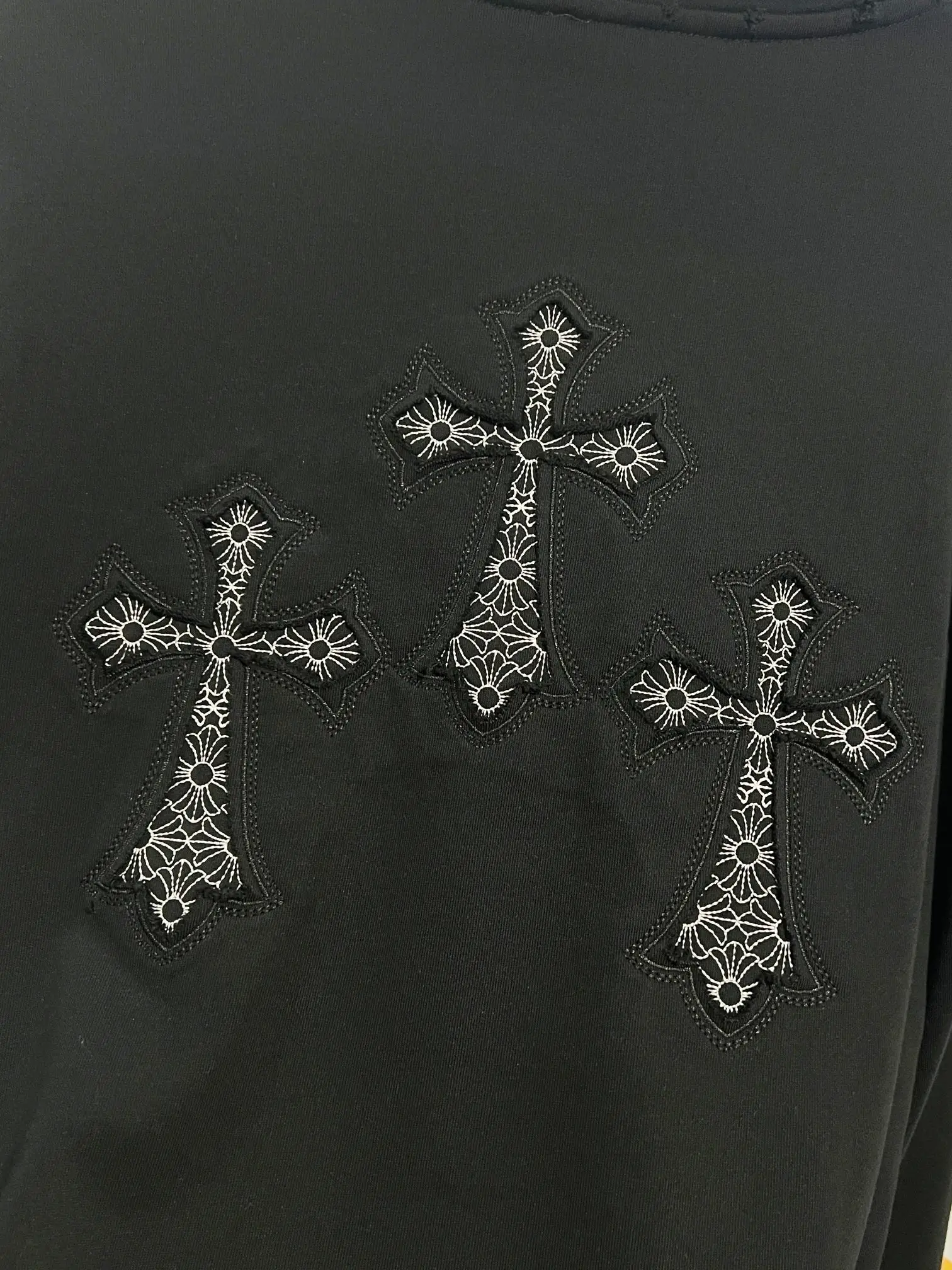 Cross Embroidered Distressed Hoodie D22022842 — view 5