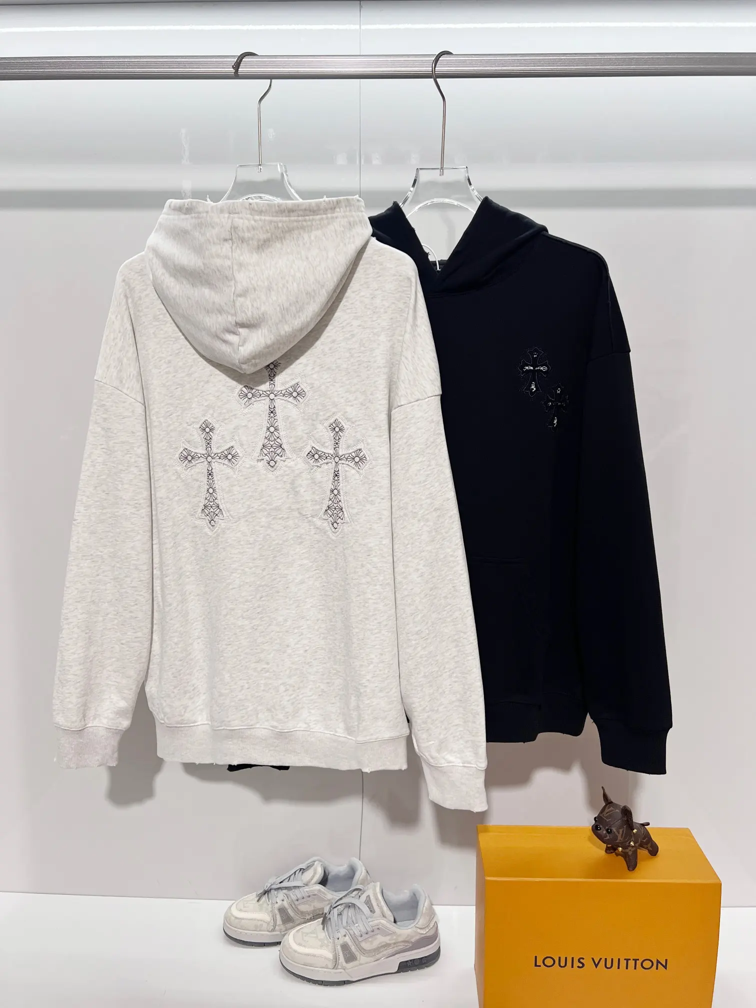 Cross Embroidered Distressed Hoodie D22022842 — view 11