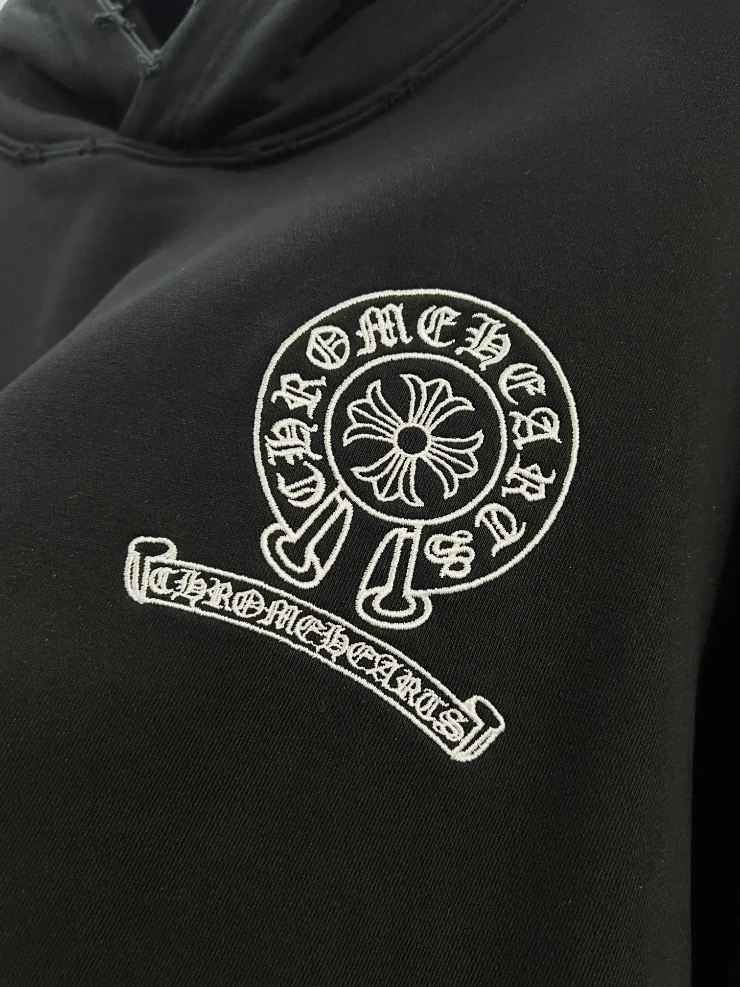 Logo Embroidery Distressed Cotton Hoodie D22022846 — view 4