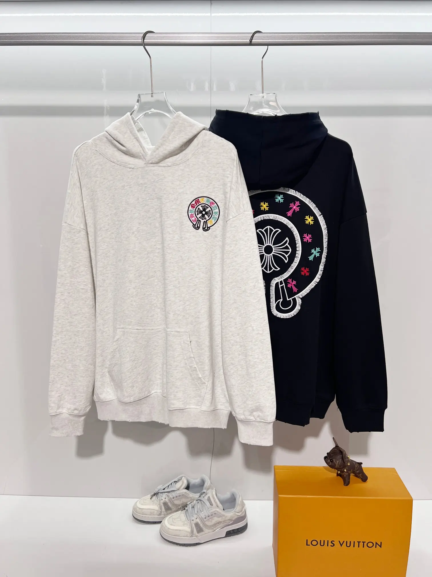 Logo Embroidery Distressed Cotton Hoodie D22022849 — view 10
